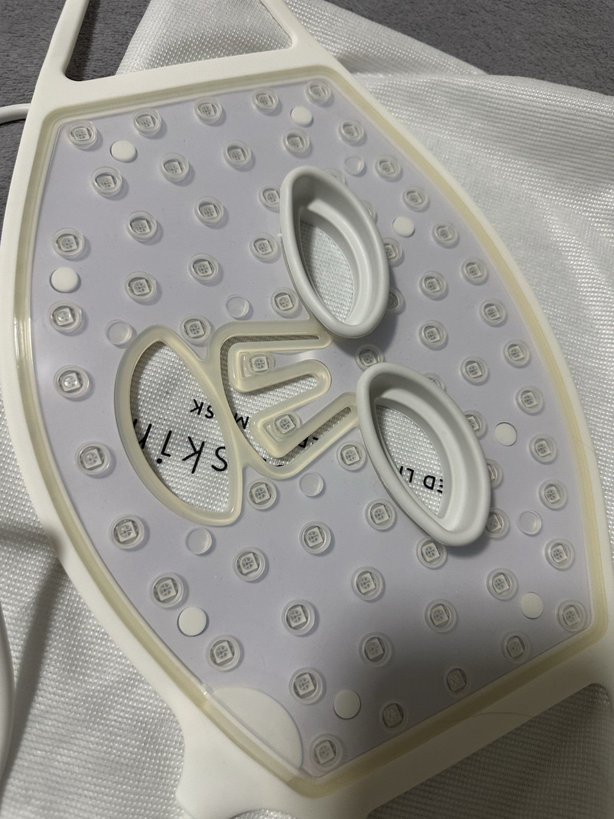CurrentBody Skin LED Light Therapy Face Mask Series 1