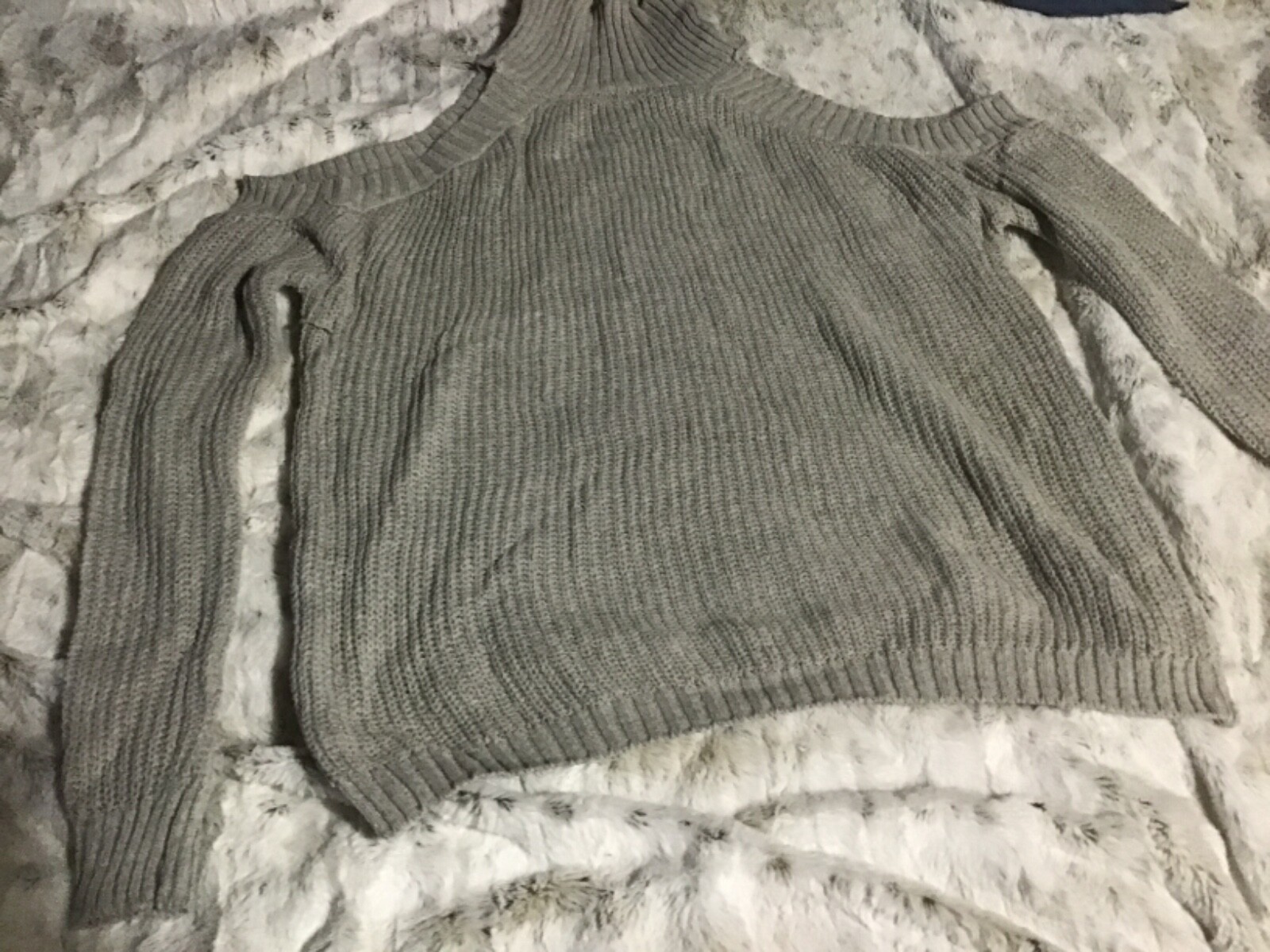 Grey one size cold shoulder turtle neck WP-030281659 new with tags