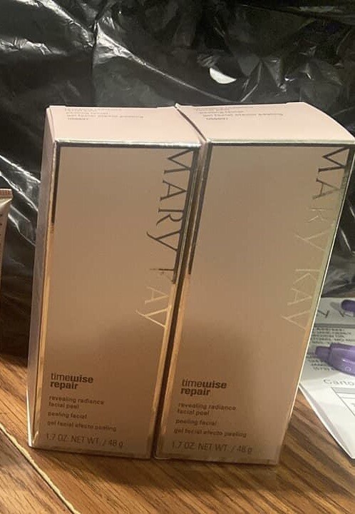 New In Box Mary Kay Timewise Repair Revealing Radiance Facial Peel Full Size.