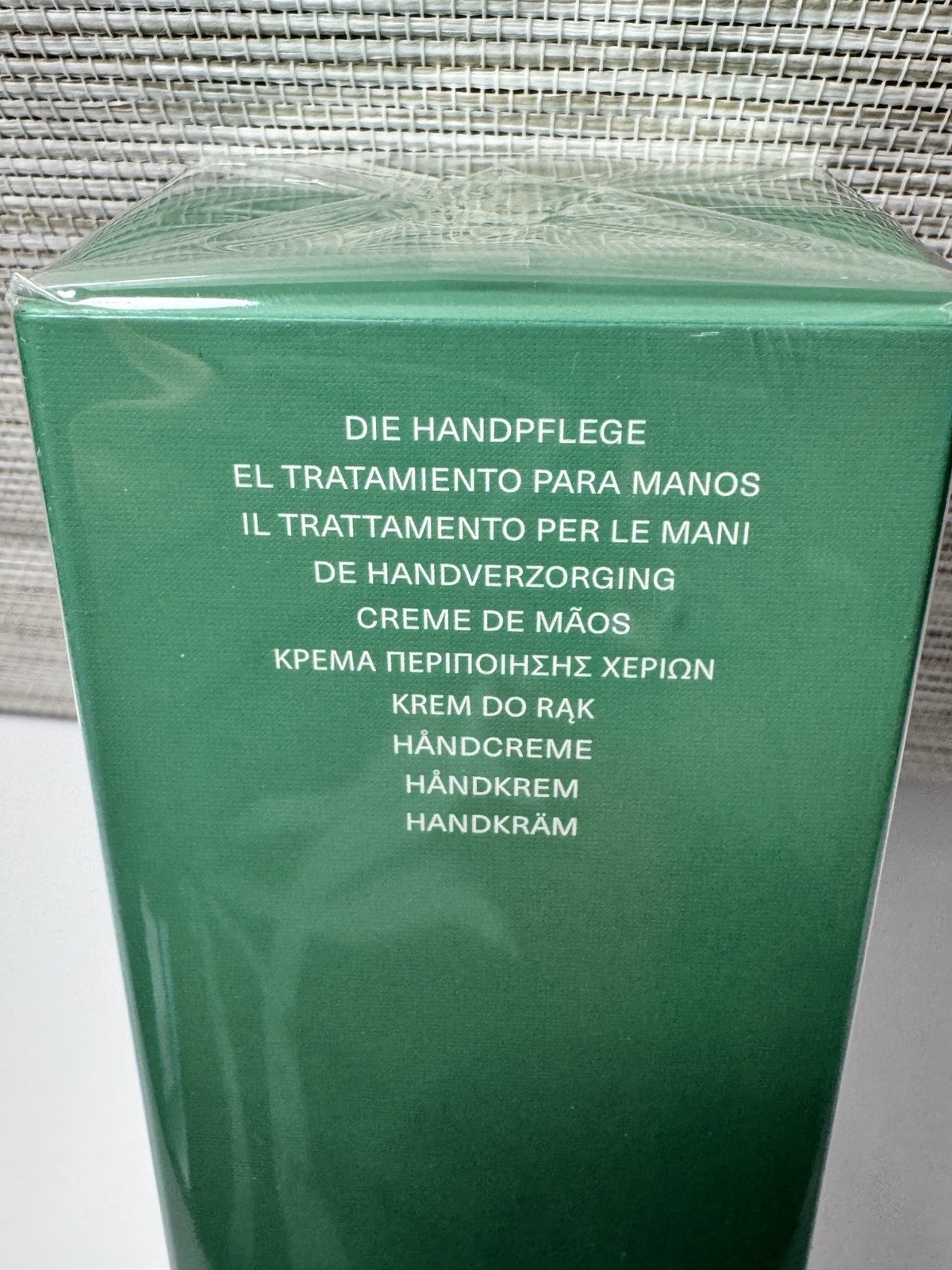 LA MER The Hand Treatment Anti Age Cream – 3.4oz / 100ml – Factory Sealed Box