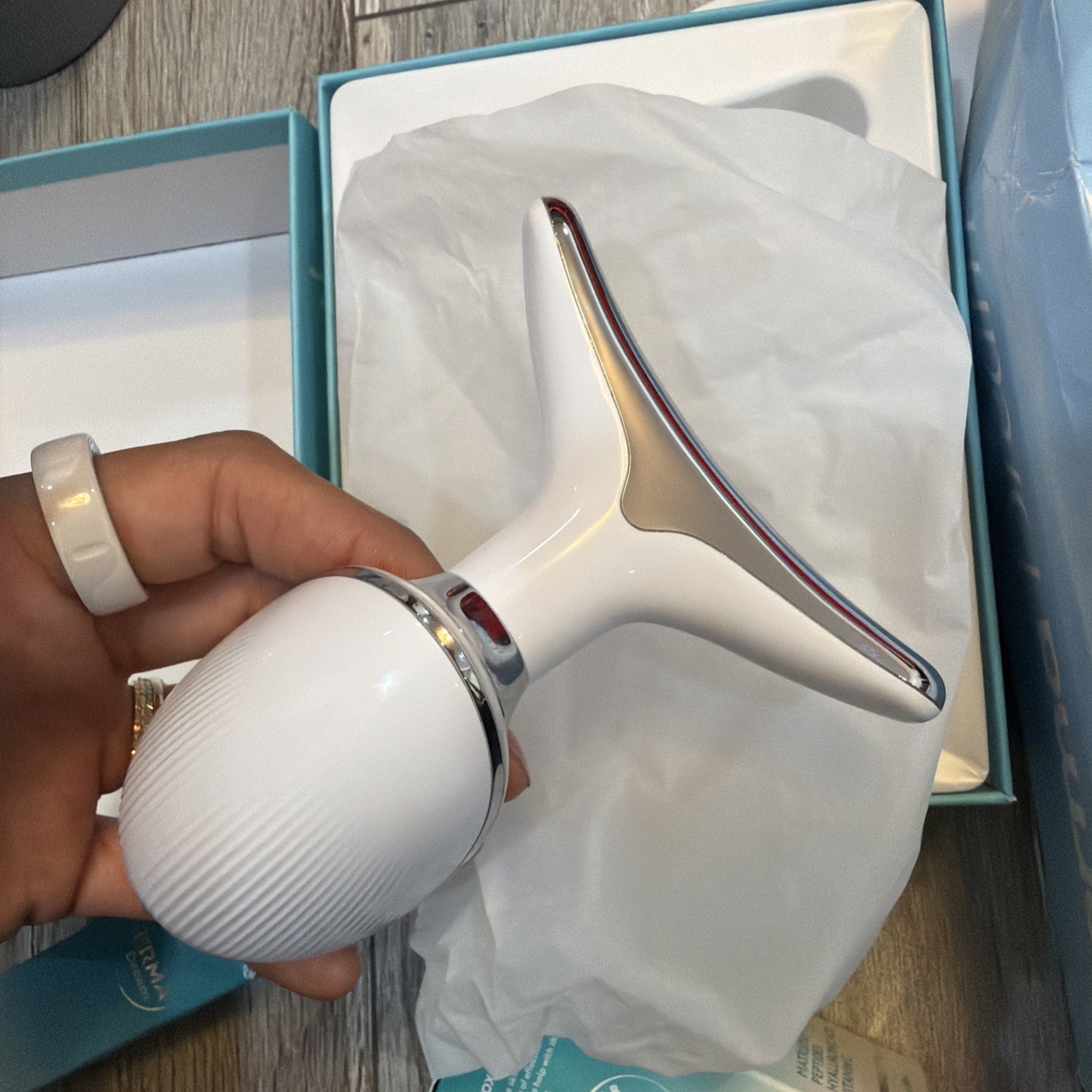 MyDerma Dream MyoGlow LED Arm, Neck, and Face Total Body Sculpting Device READ