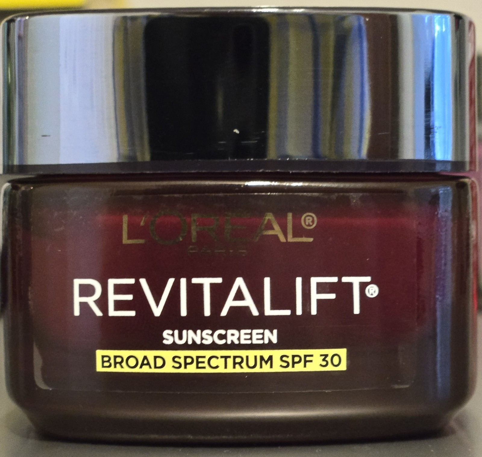 (2)L’Oreal Revitalift Anti Aging Moisturizer W/Spf 30, 1.7 Oz. Each 12/2026