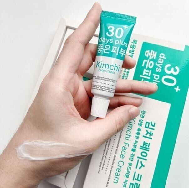 1 SET KIMCHI (EXP: 10/25,01/26) FACECREAM 30 DAYS PLUS + SUN SCREEN SPF50 PA+++