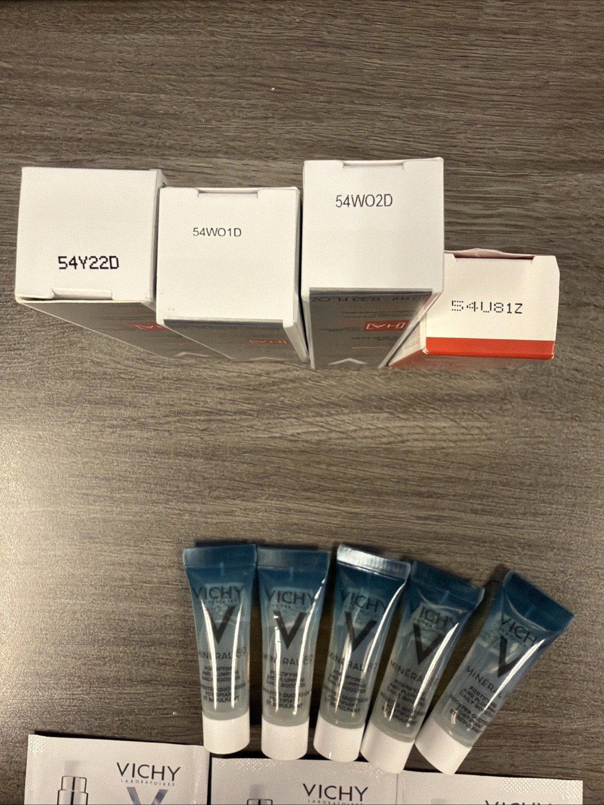 Variety Lot of 9 Vichy Serum (B3 Serum, HA Serum, Mineral 89)