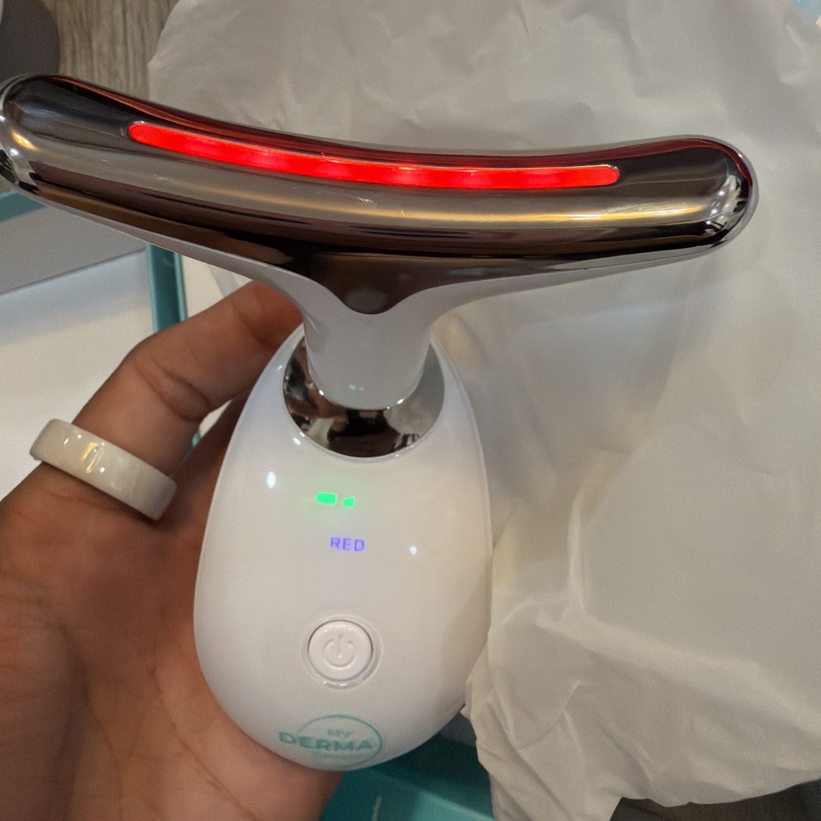 MyDerma Dream MyoGlow LED Arm, Neck, and Face Total Body Sculpting Device READ