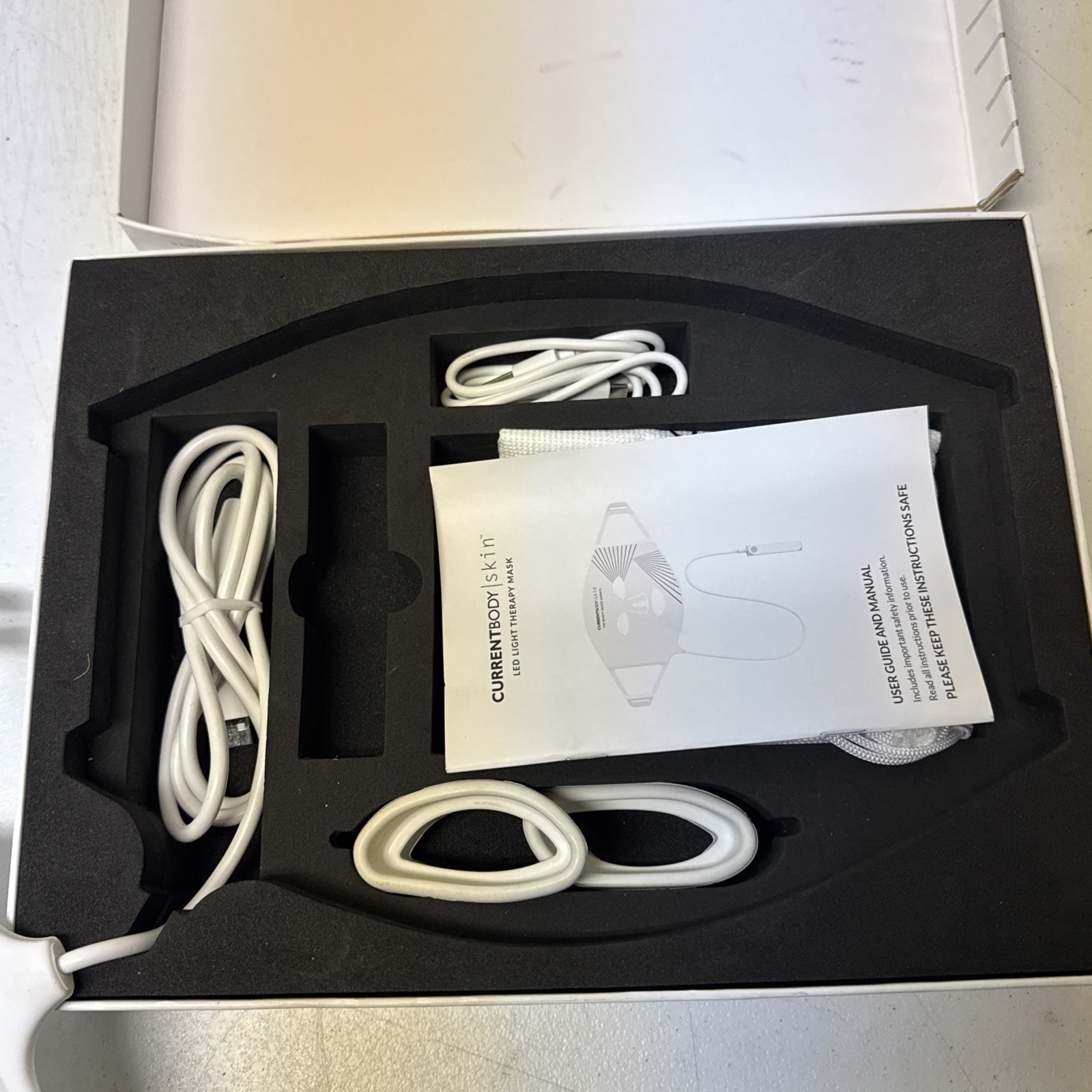 CurrentBody Skin LED Light Therapy Mask – READ