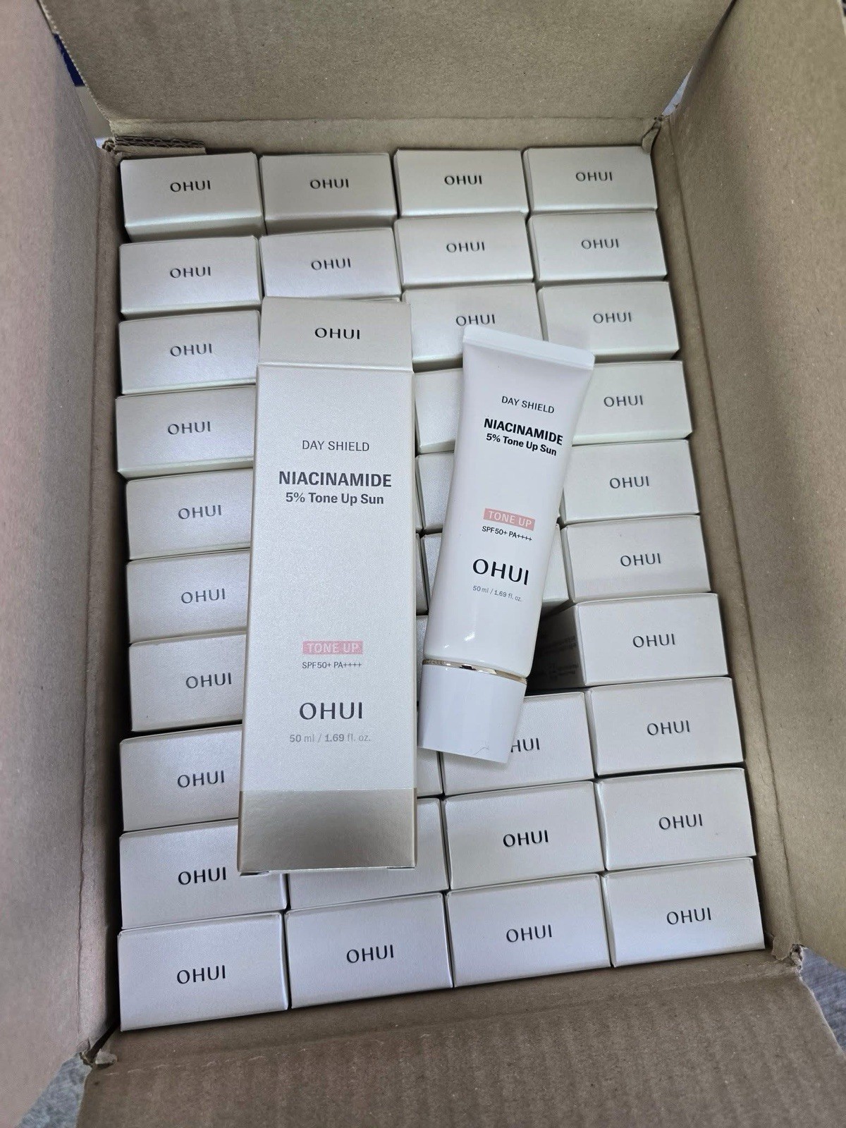 OHUI Day Shield Niacinamide 5% Tone-Up Sun SPF50+ PA++++ 50ml O HUI