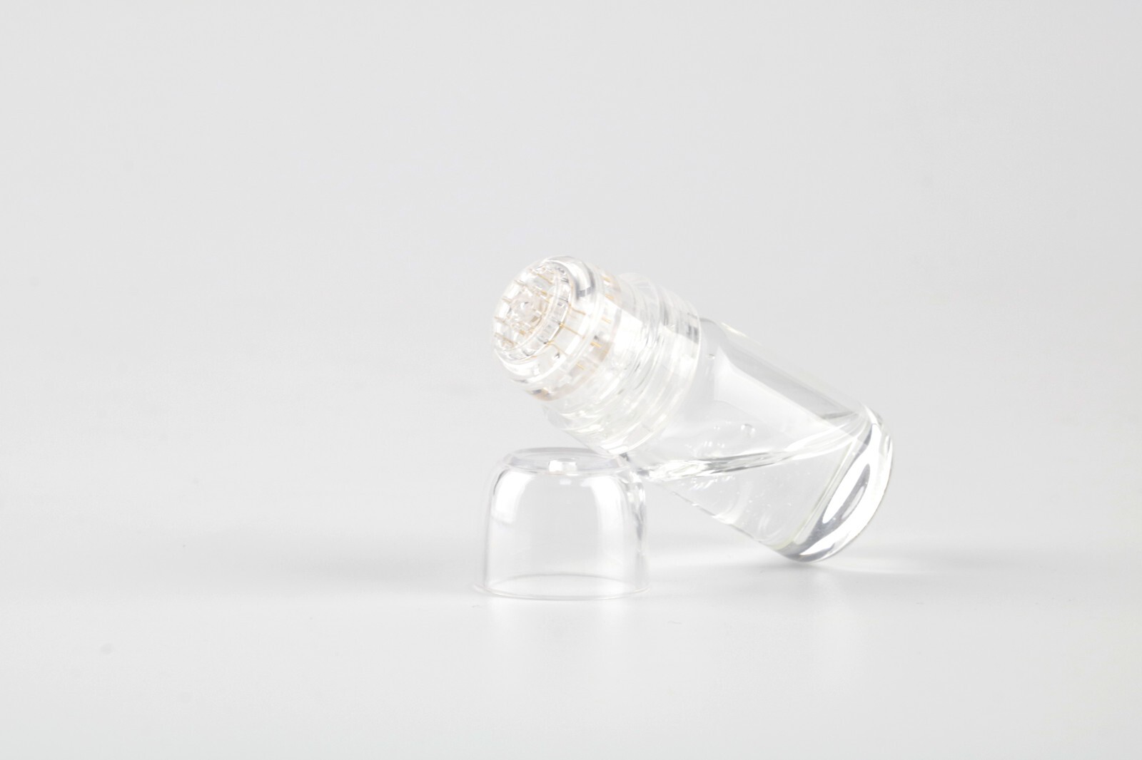 Two Extra Heads! 20Pin / 64Pin Titanium Roller Bottle For Face Skin Salon Use