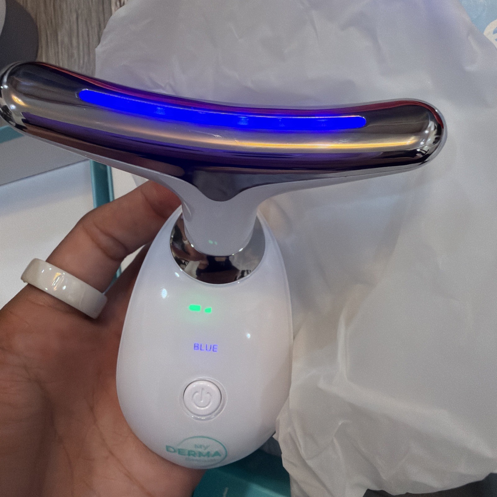 MyDerma Dream MyoGlow LED Arm, Neck, and Face Total Body Sculpting Device READ