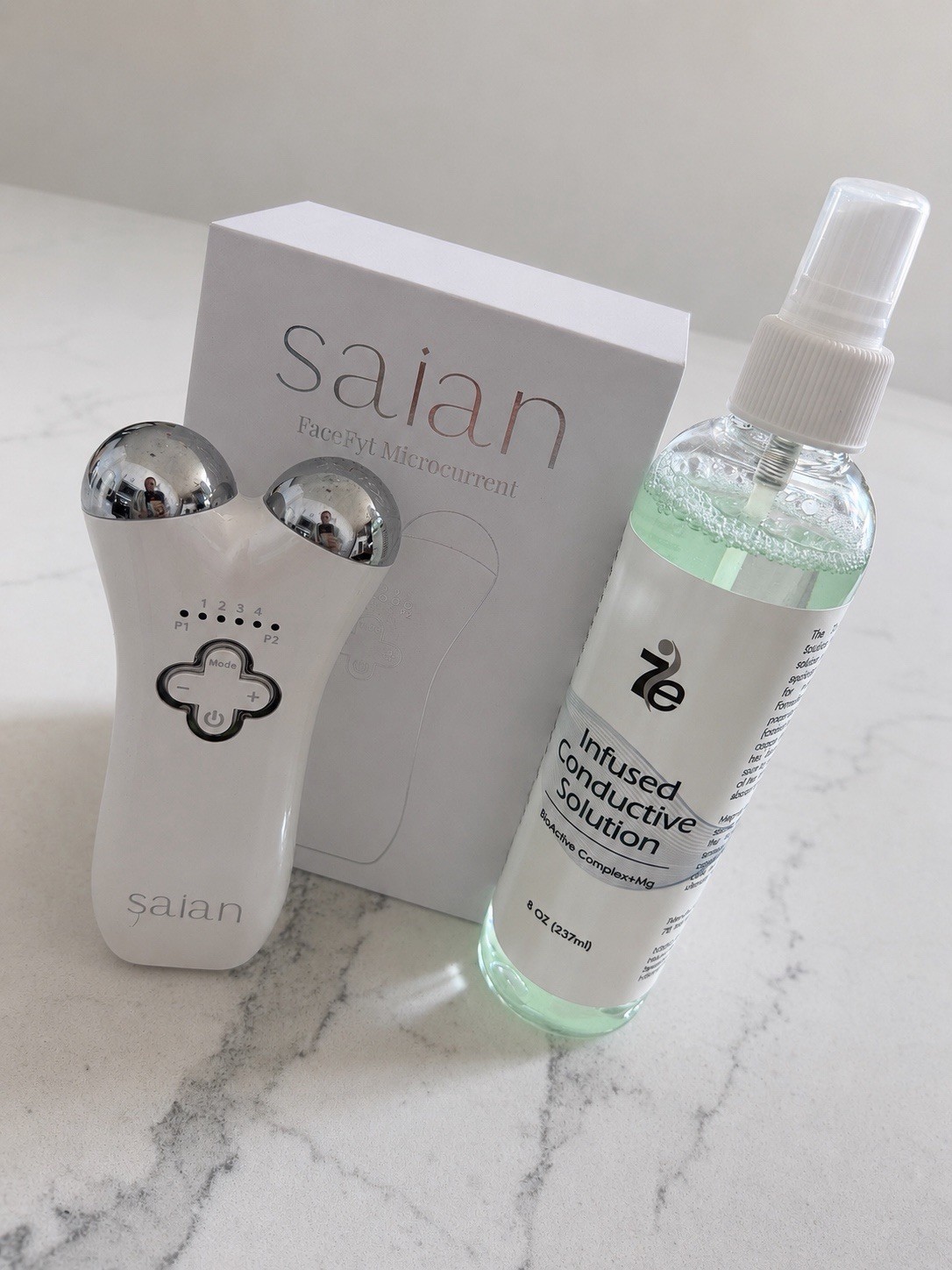 Saian FaceFyt Microcurrent Device EMS Adjustable Dual Probes + 8oz Solution