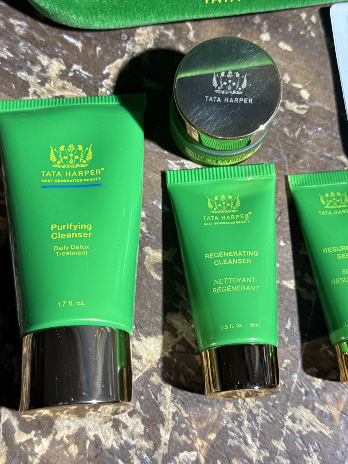TATA HARPER 6 Piece Skincare Set With Green Velvet Bag Cleanser, Serums New