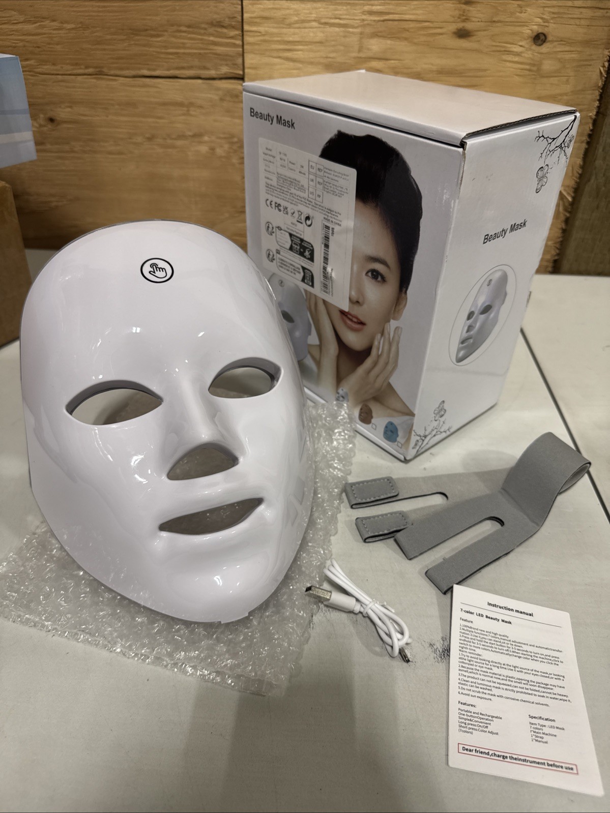 NEW – Face Beauty Mask LED Light Therapy One Size Fits All / BF4