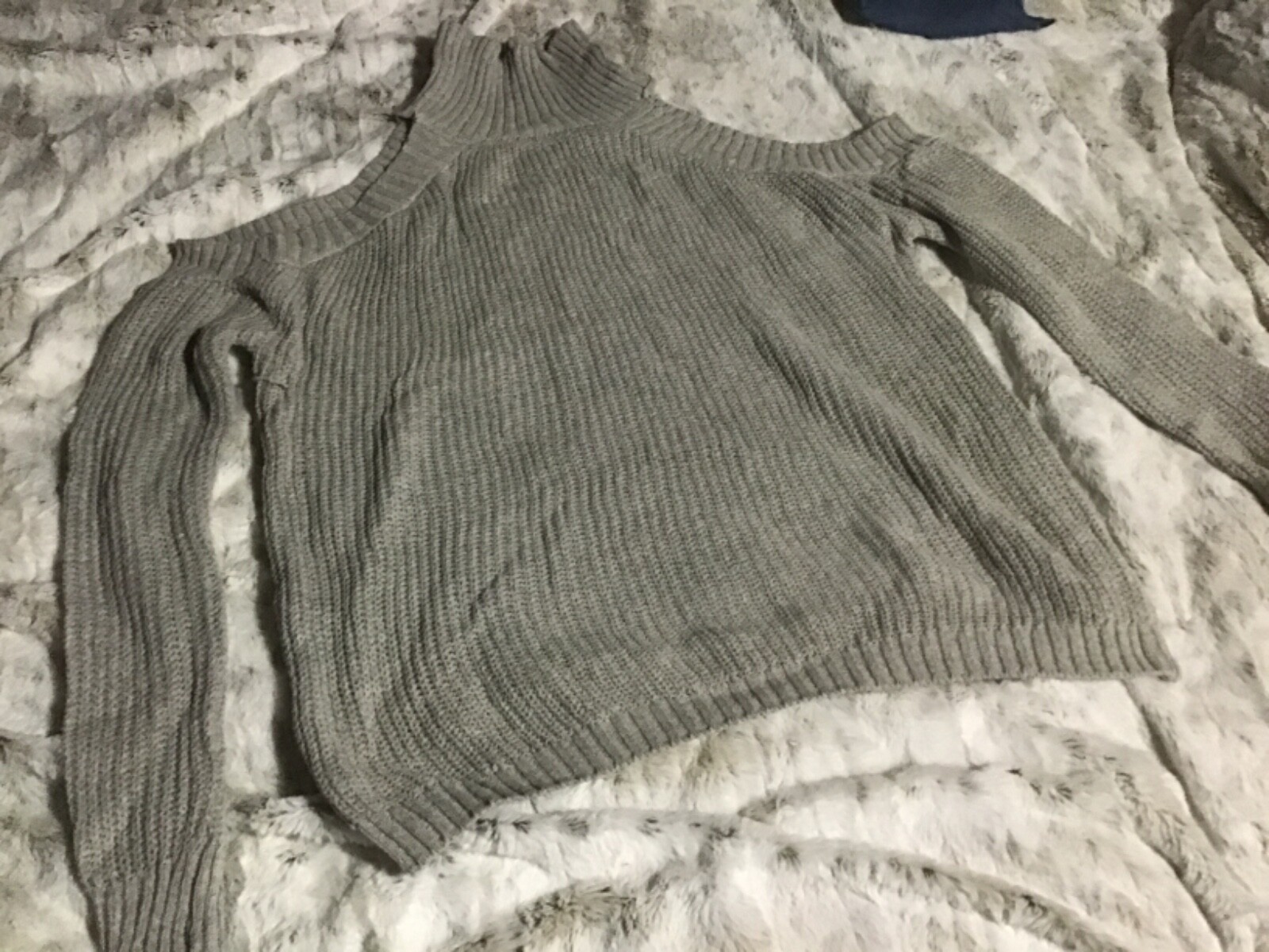 Grey one size cold shoulder turtle neck WP-030281659 new with tags