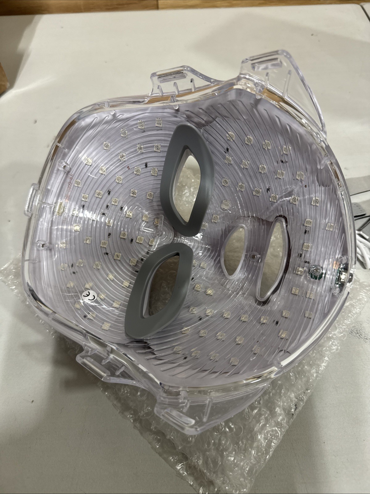 NEW – Face Beauty Mask LED Light Therapy One Size Fits All / BF4