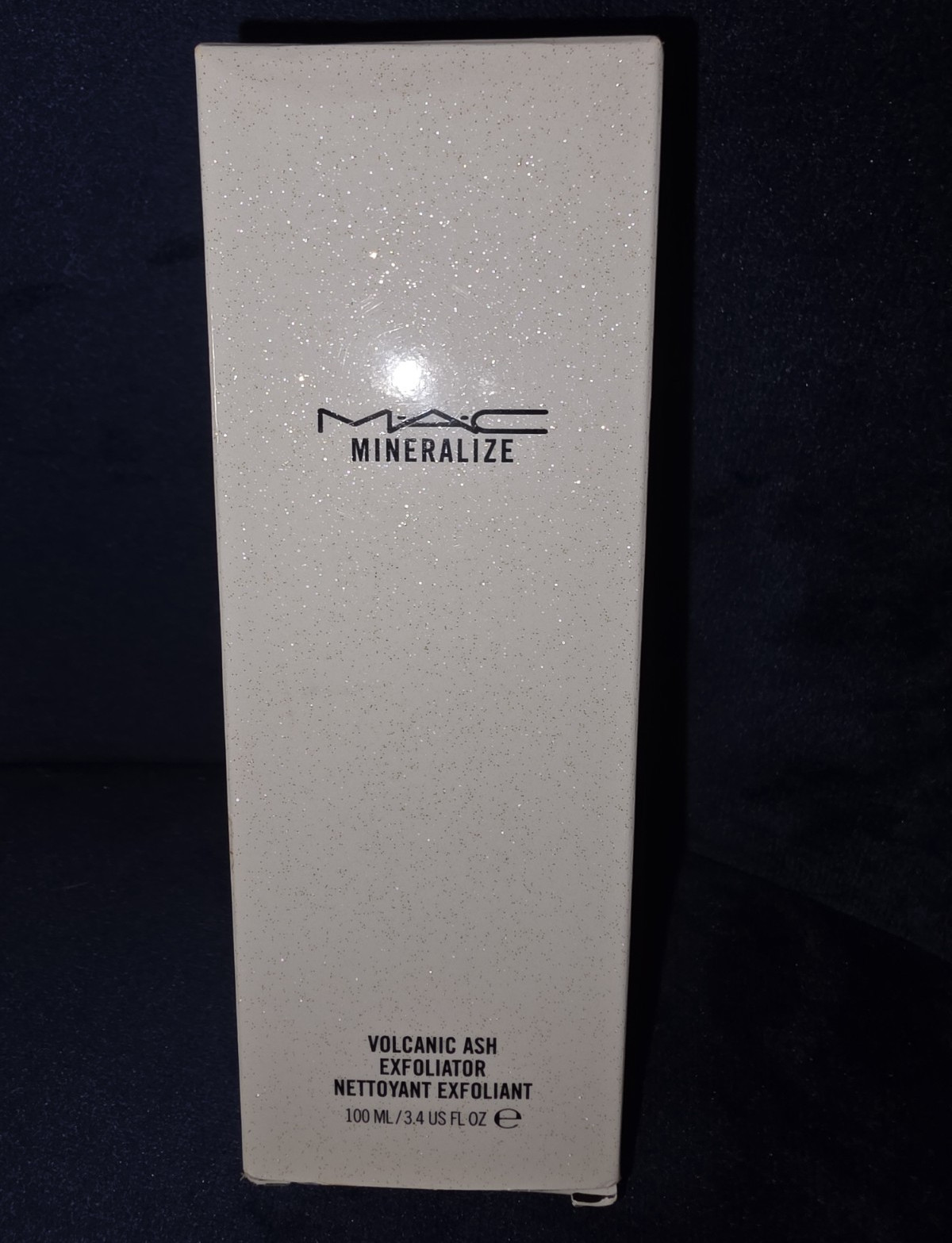 M·A·C Mineralize Volcanic Ash Exfoliator for Face & Body 3.4 fl oz