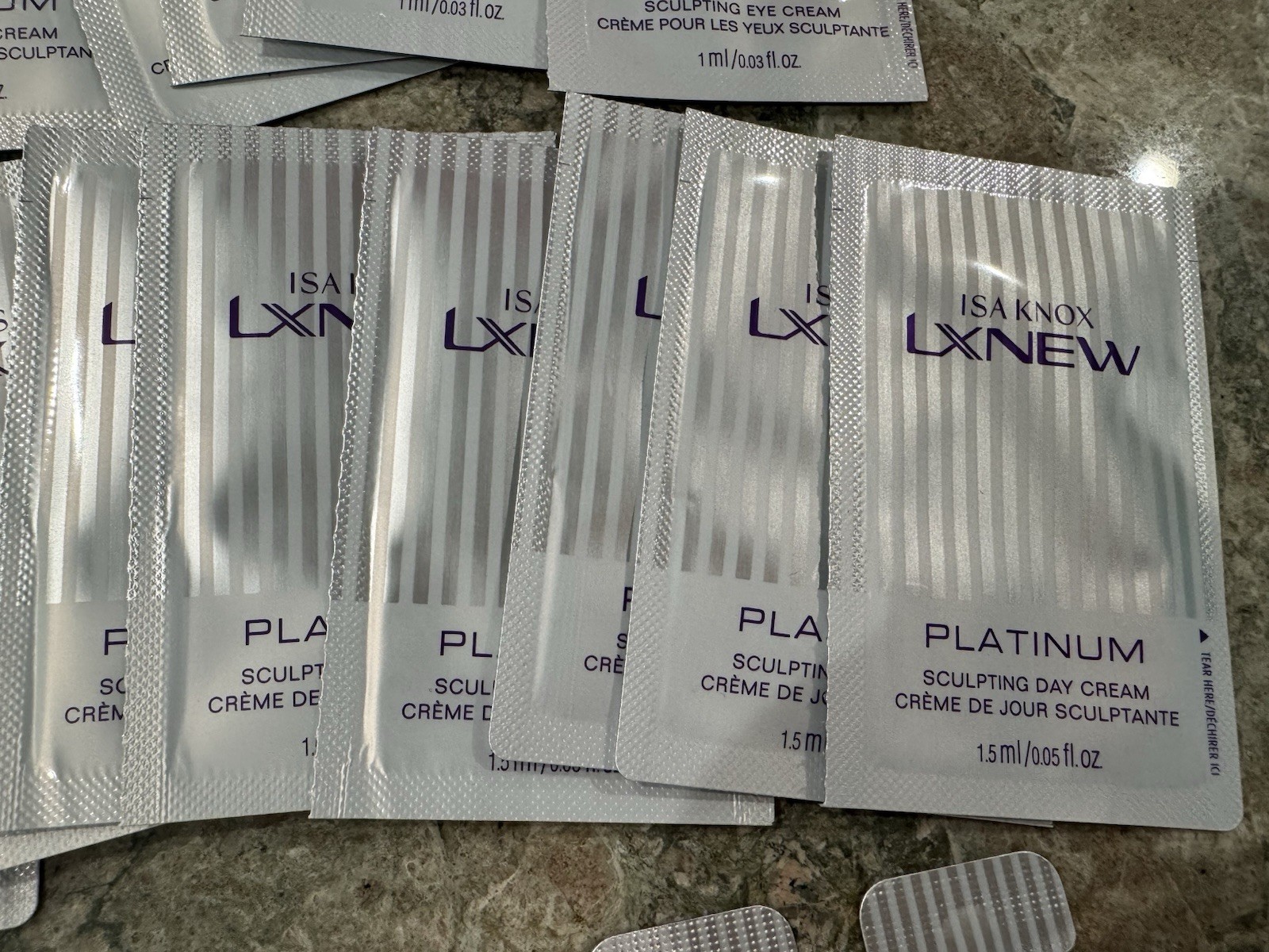Avon ISA KNOX LXNEW PLATINUM SAMPLES NEW SEALED 47 Count Exp 2024