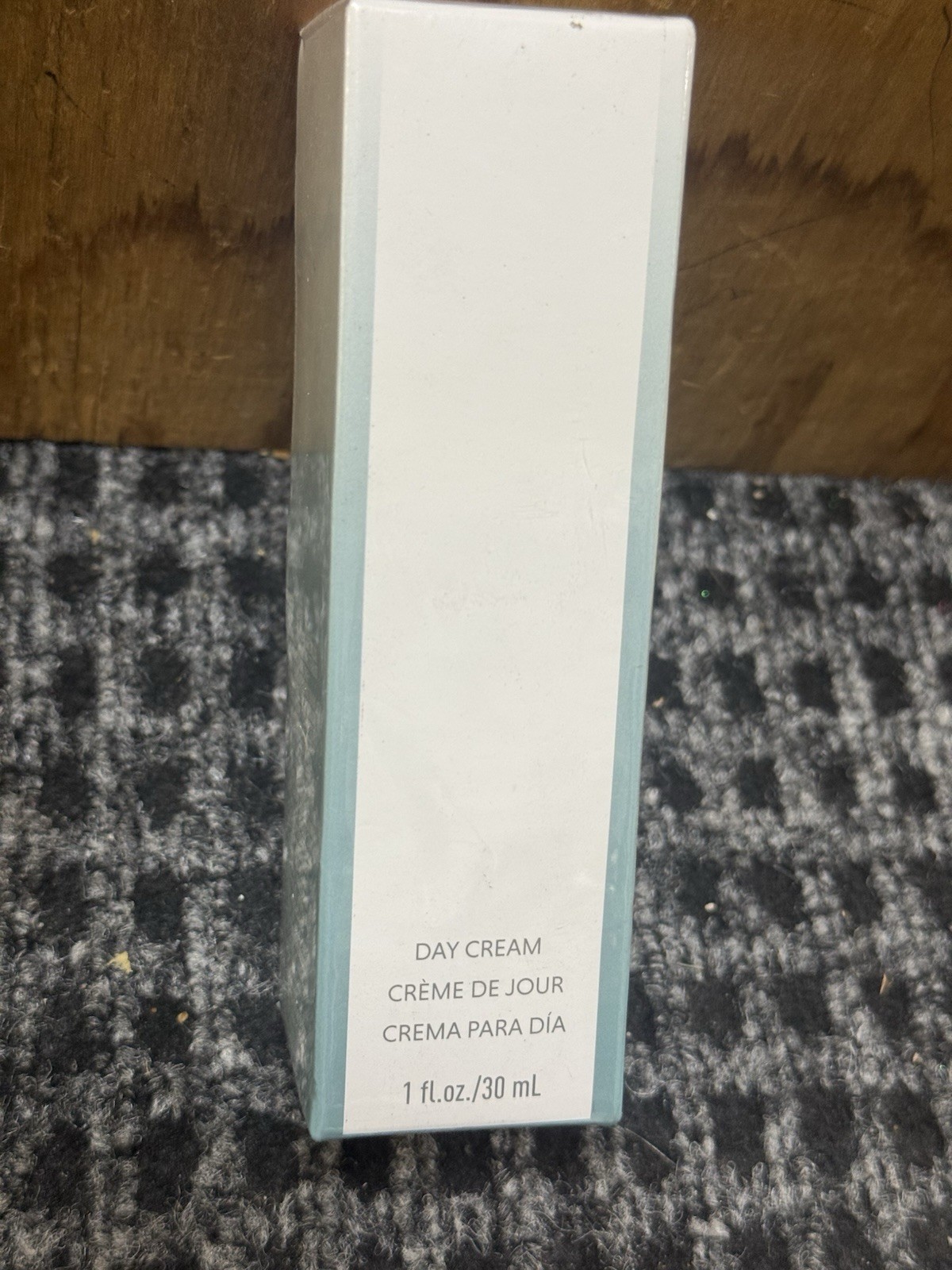 Neora Age IQ DAY Cream (Nerium Age Defying) – 1fl oz/30ml – 06/2027 – NIB!