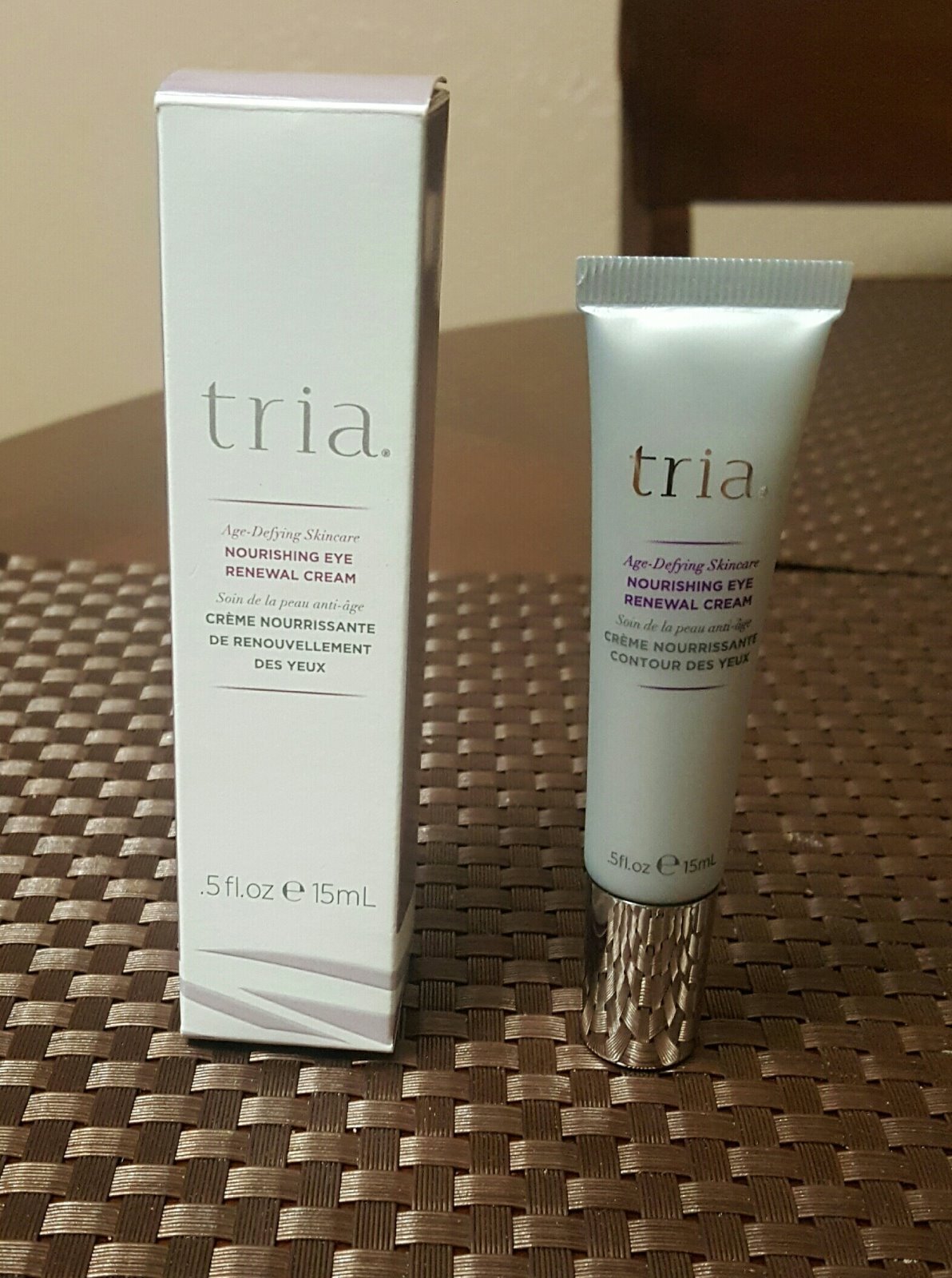 TRIA Age-Defying Skincare NOURISHING EYE RENEWAL CREAM .5fl.oz 15mL New With Box