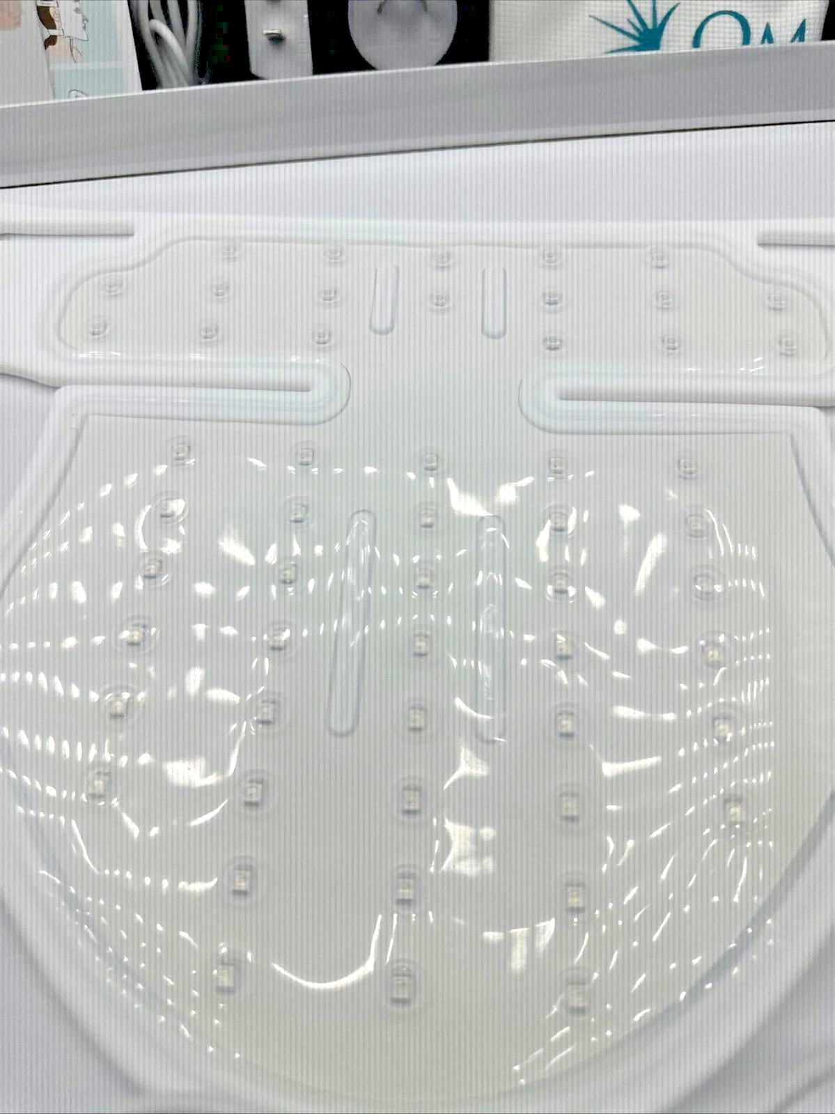 OmniLux Contour Neck & Decollete Lines Red Light Therapy