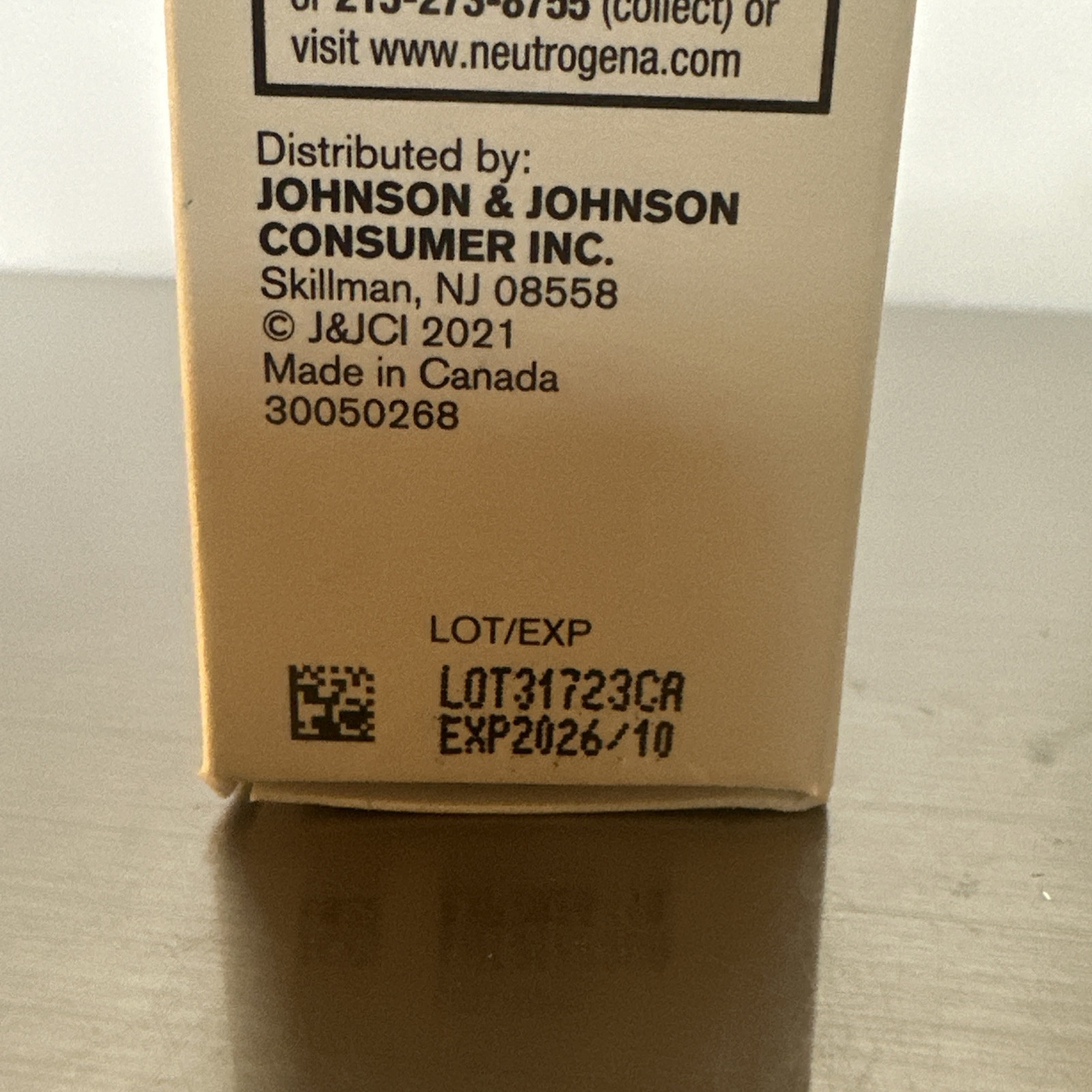 Neutrogena Sheer SPF 60 Moisturizing Face Serum Vitamin E 1.7oz EX: 10/2026