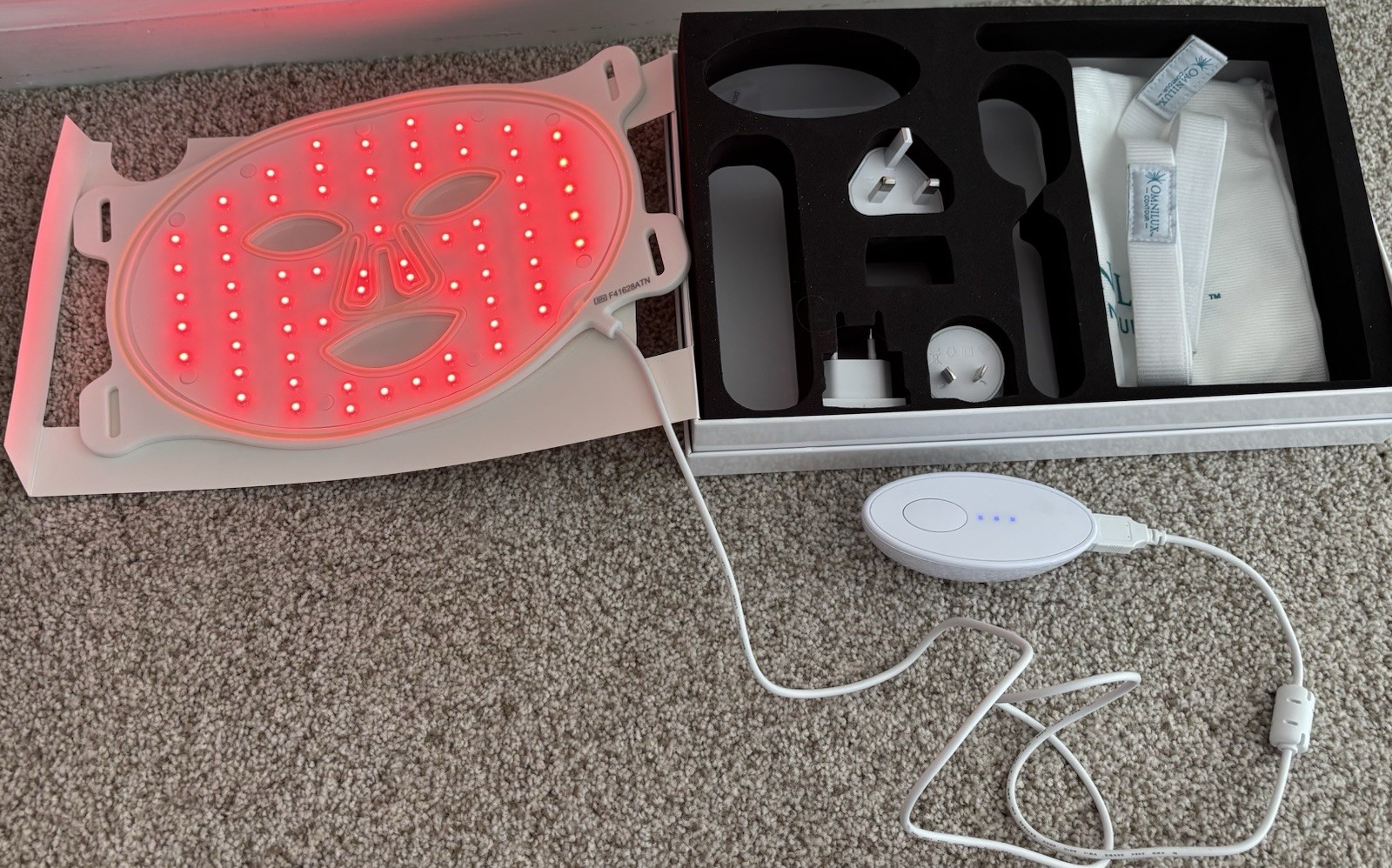 Omnilux Contour Face Medical Grade Anti Aging LED Light Therapy Mask Device