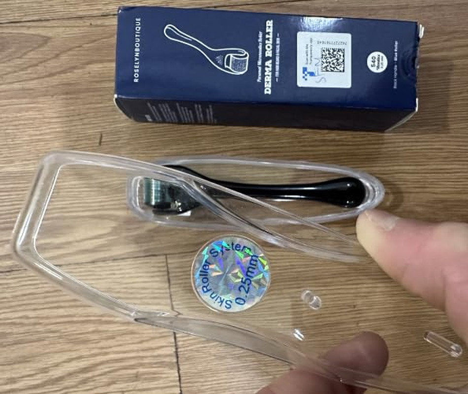 0.25mm Derma Roller Beauty Tool Titanium Cosmetic Roller Black Blue
