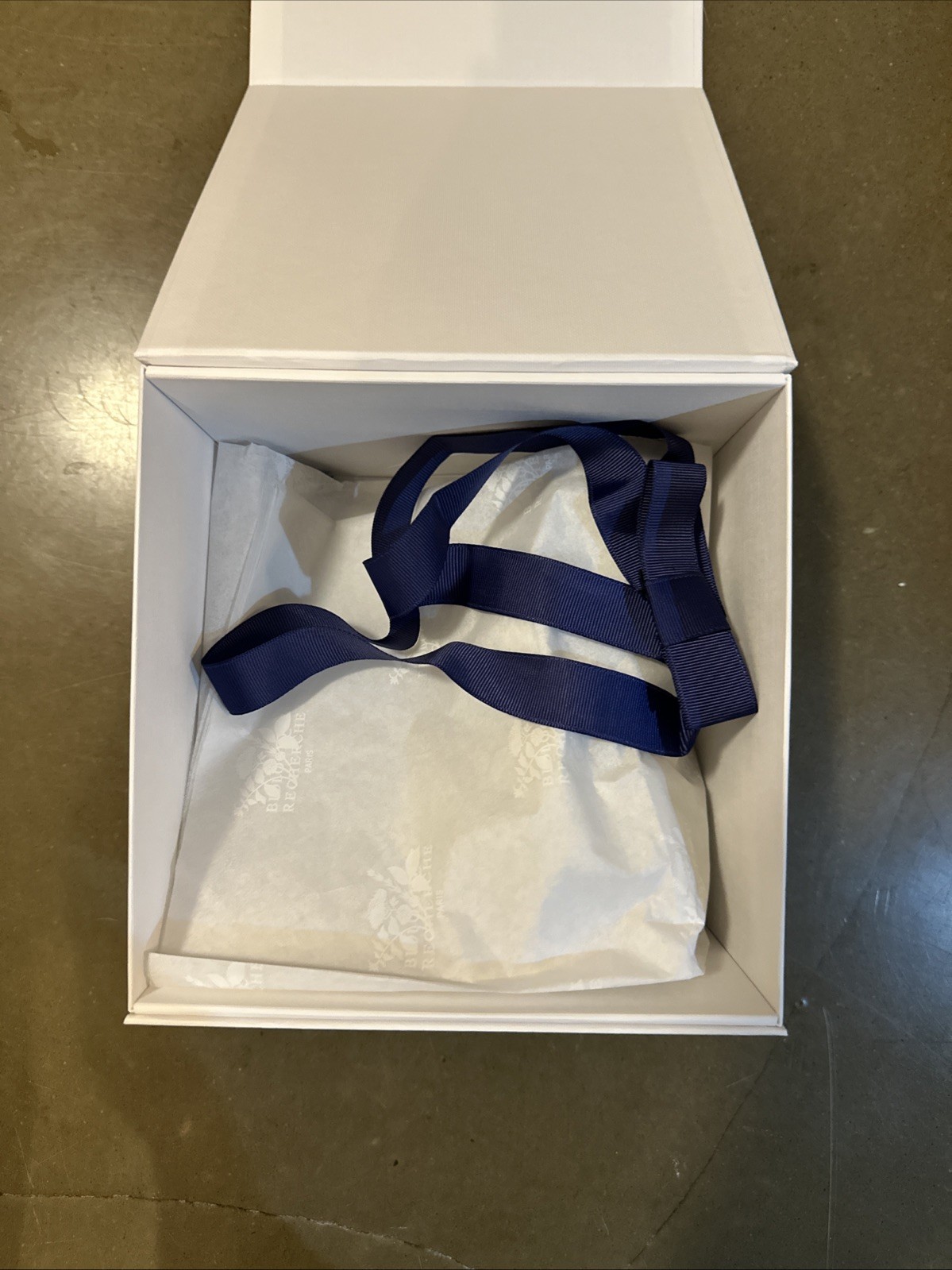 EMPTY BOX Biologique Recherche Paris