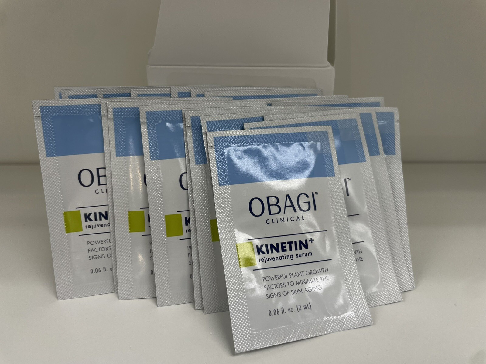 OBAGI Clinical Kinetin + Rejuvenating Serum X 30 Satchets( 2 ML Each) Total 2oz