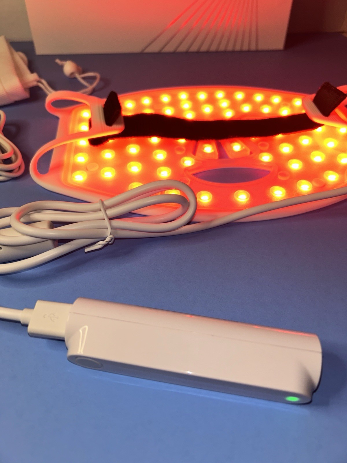 CurrentBody Skin LED Light Therapy Mask Red Infrared Anti Aging Device White