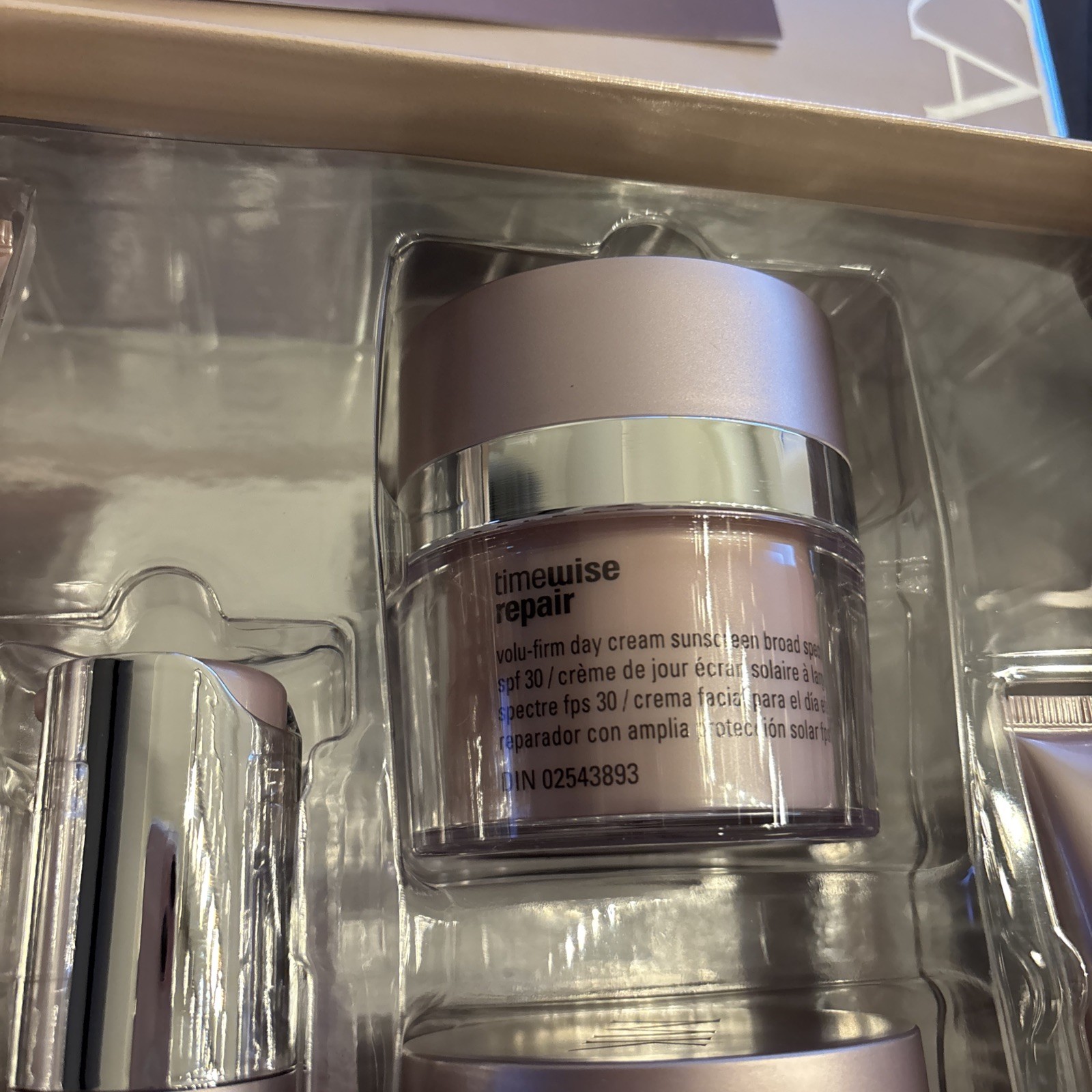 Mary Kay TimeWise Repair Volu-Firm Set New Expires 10/27 – 5 Piece Set