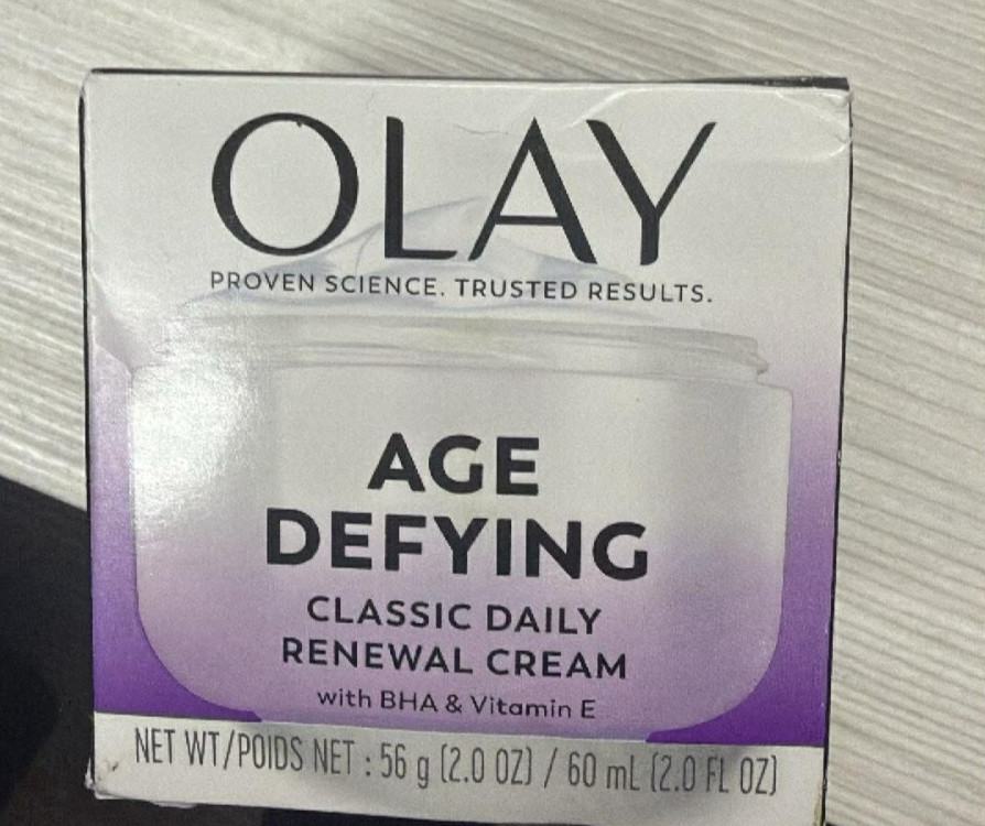 Olay Age Defying Classic Daily Renewal Cream
