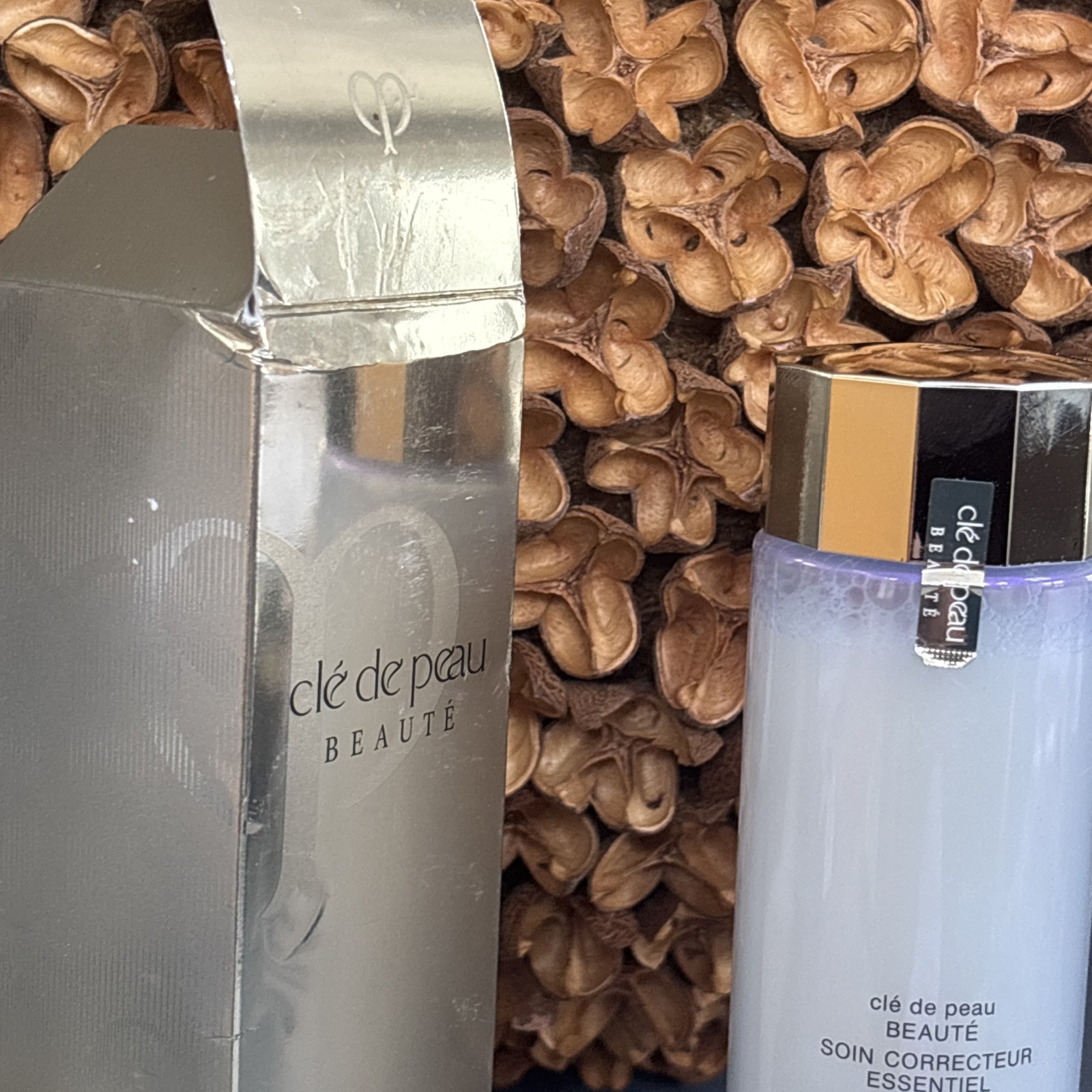 Cle De Peau Soon Corrector Essentiel 170ml See Photos