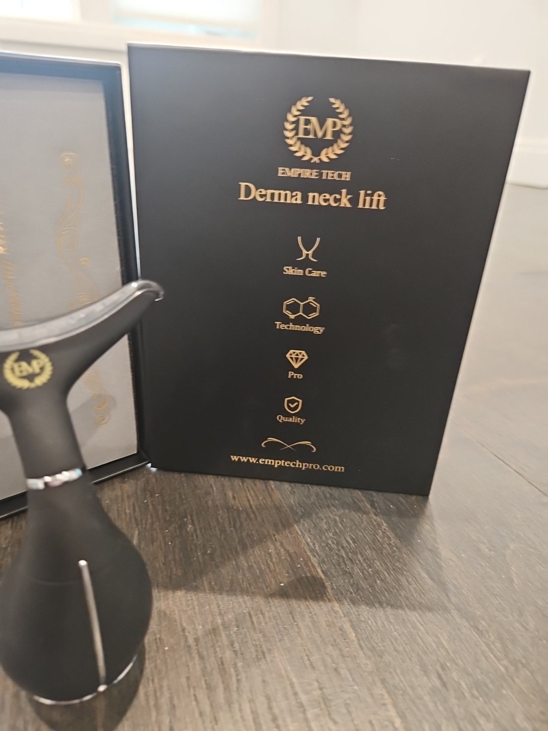 Derma Neck Lift – LED Light Therapy – New in box