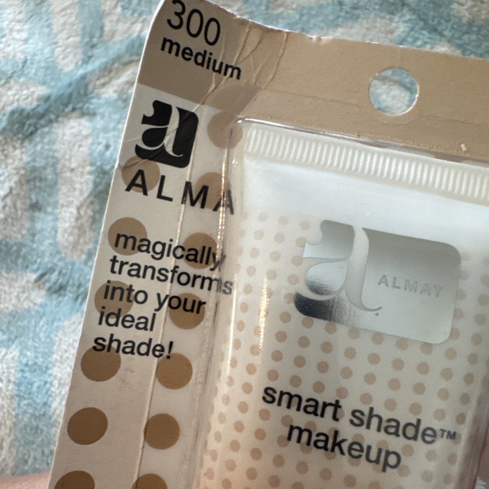 DISCONTINUED Almay Smart Shade Anti-Aging SPF 15 Makeup 300 Medium FULLSIZE seal