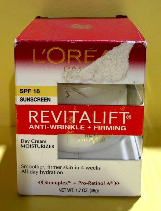 L’Oréal Paris Revitalift Anti-Wrinkle Firming Day Cream 1.7 Oz No date dmg box