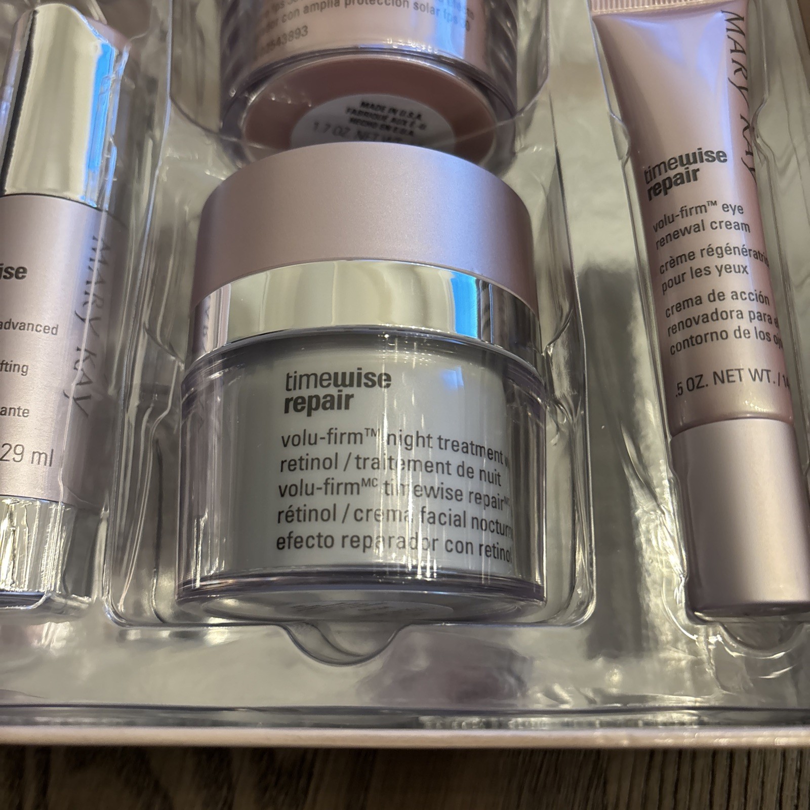 Mary Kay TimeWise Repair Volu-Firm Set New Expires 10/27 – 5 Piece Set