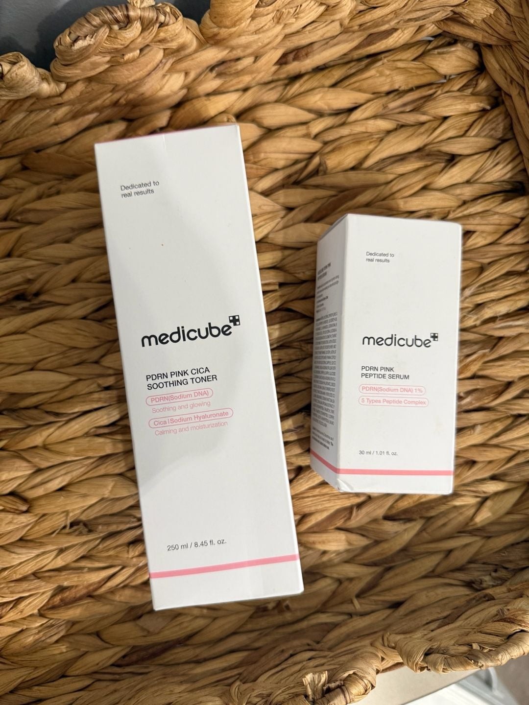 Medicube PDRN Pink Cica Soothing Toner &Pink Peptide Serum Set
