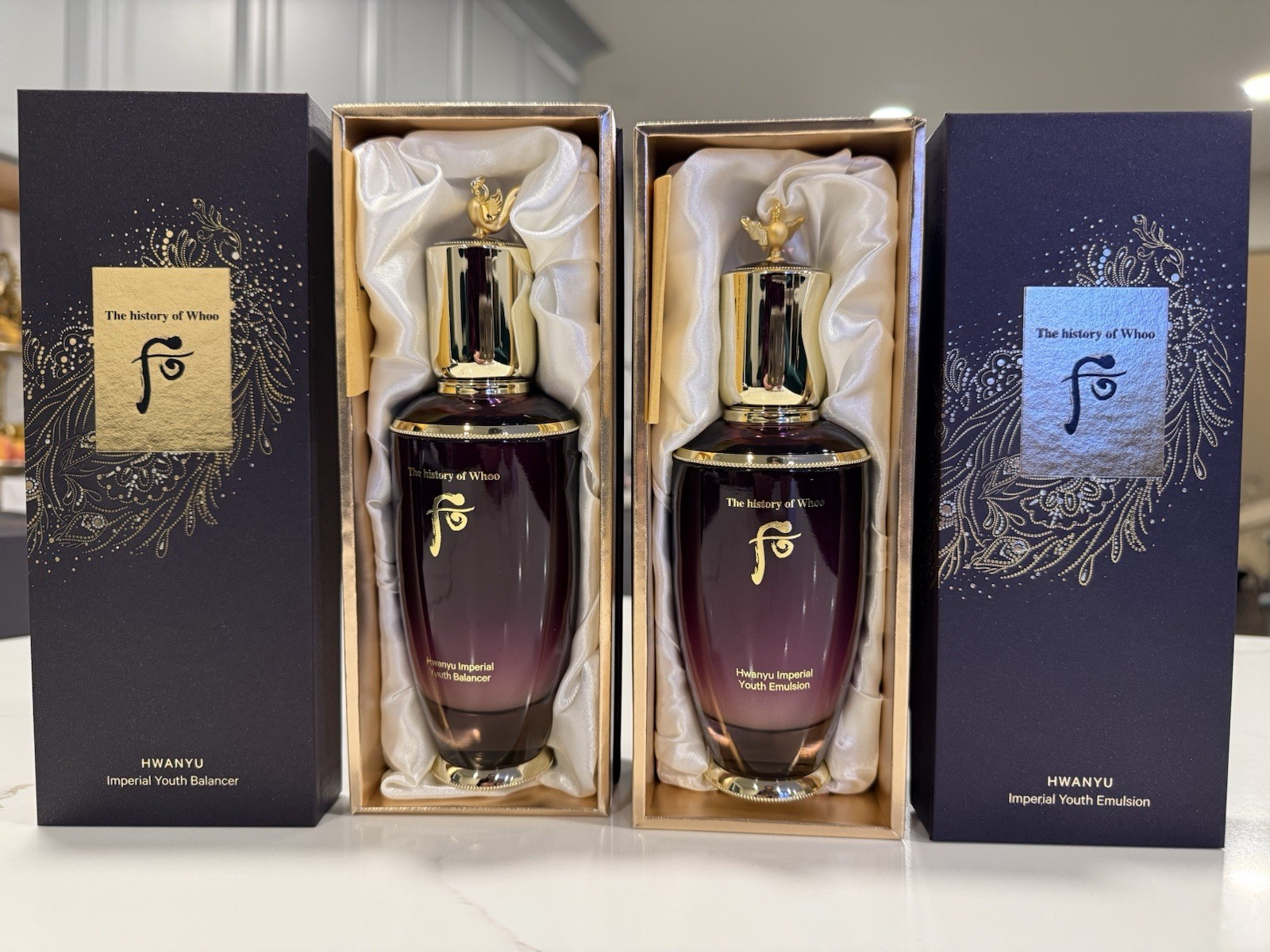 The History of Whoo Hwanyu Imperial Youth Balancer & Emulsion Set (+Free gift)