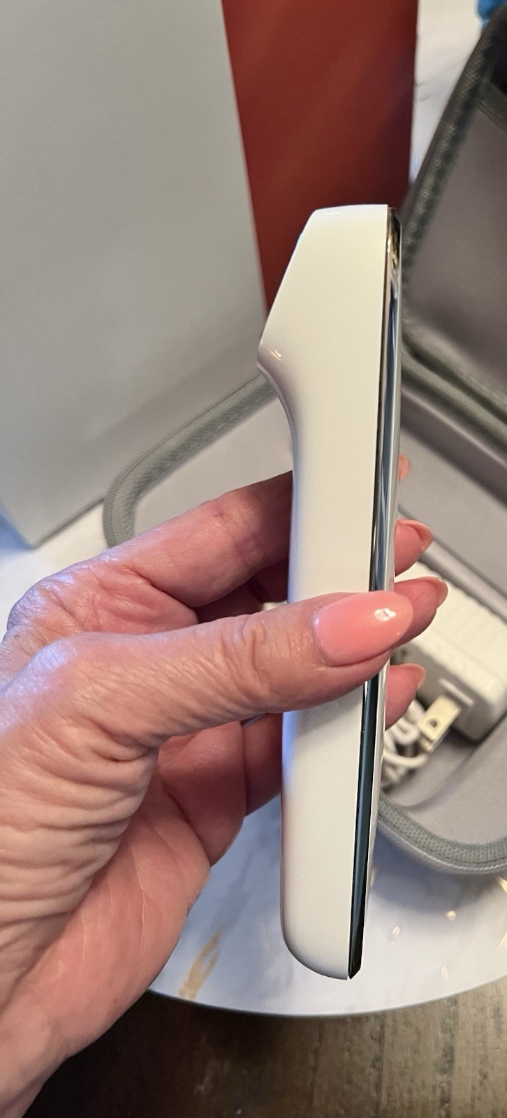 SILK’N TITAN SKIN TIGHTENING & LIFTING REVERSE AGING DEVICE