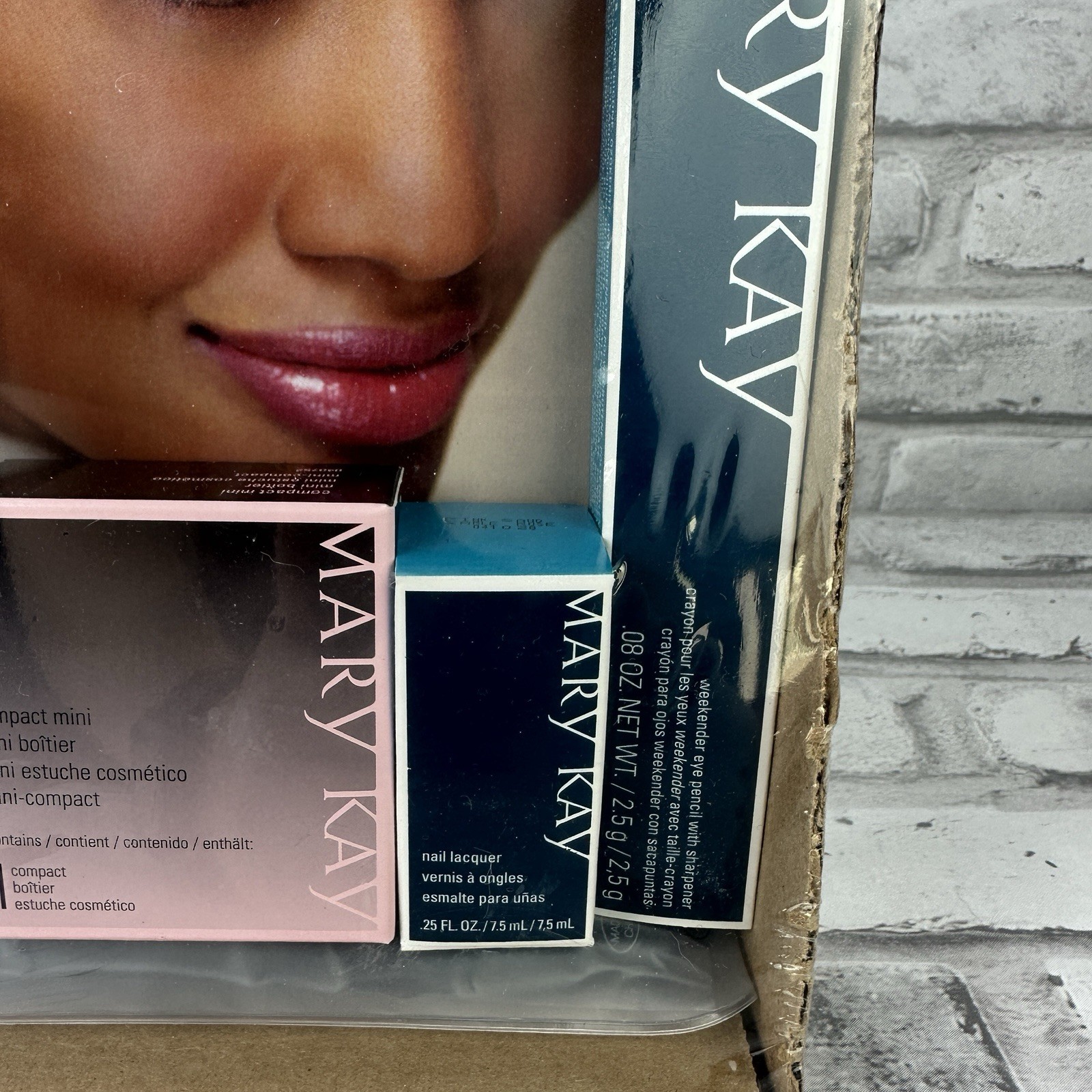 Mary Kay 5 Piece Consultant Exclusive Kit Primer, Compact, Nail Polish, More New
