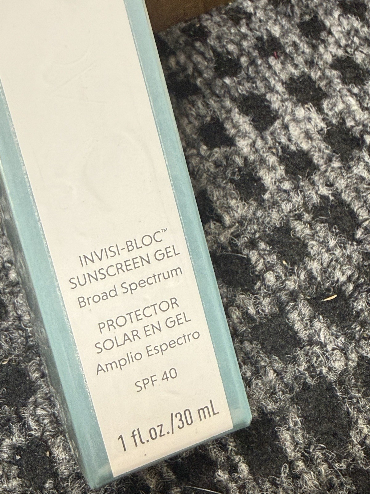 Neora Age IQ INVISI-BLOC Sunscreen Gel SPF 40 / 1 fl.oz NEW Exp: 12/2027 B2B