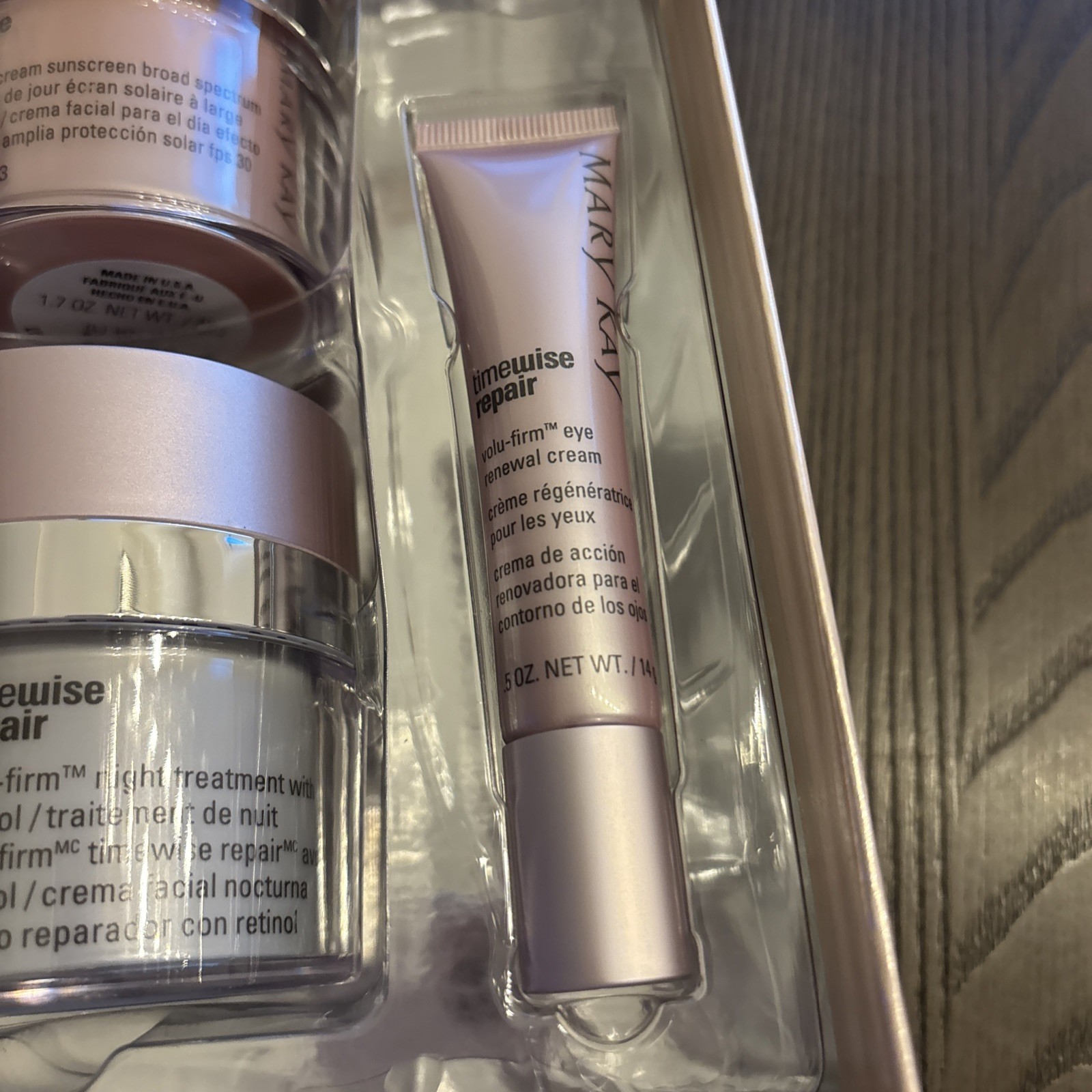 Mary Kay TimeWise Repair Volu-Firm Set New Expires 10/27 – 5 Piece Set