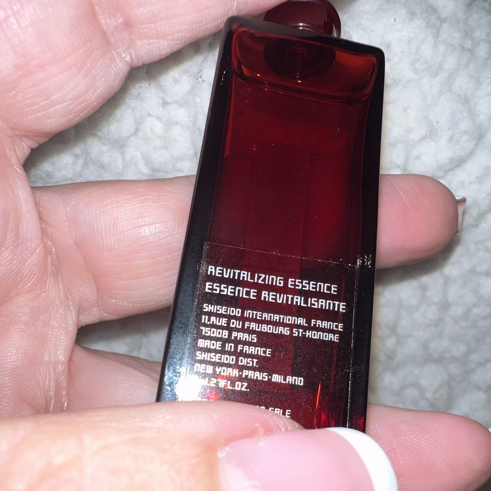 Bundle set: Shiseido Revitalizing Essence 0.2 fl oz & Marc Jacob’s Parfume 0.13
