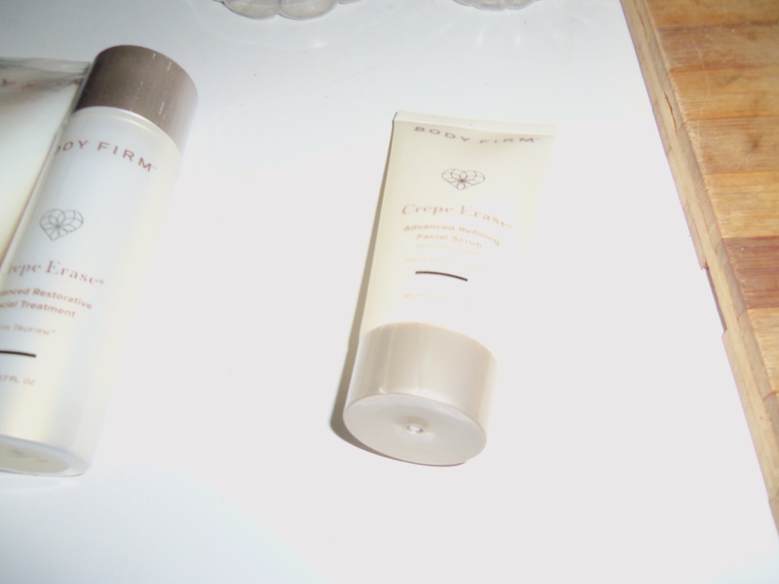 BODY FIRM Crepe Erase Advanced Restorative FACIAL TREATMENT, Facial scrub + NEW