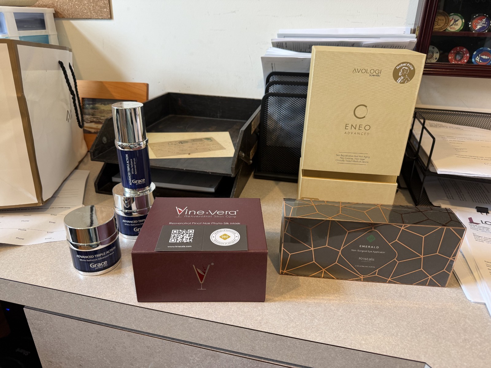 ENEO Advanced Avologi Scientific Global Award LED Light 24K Gold Anti-Wrinkle
