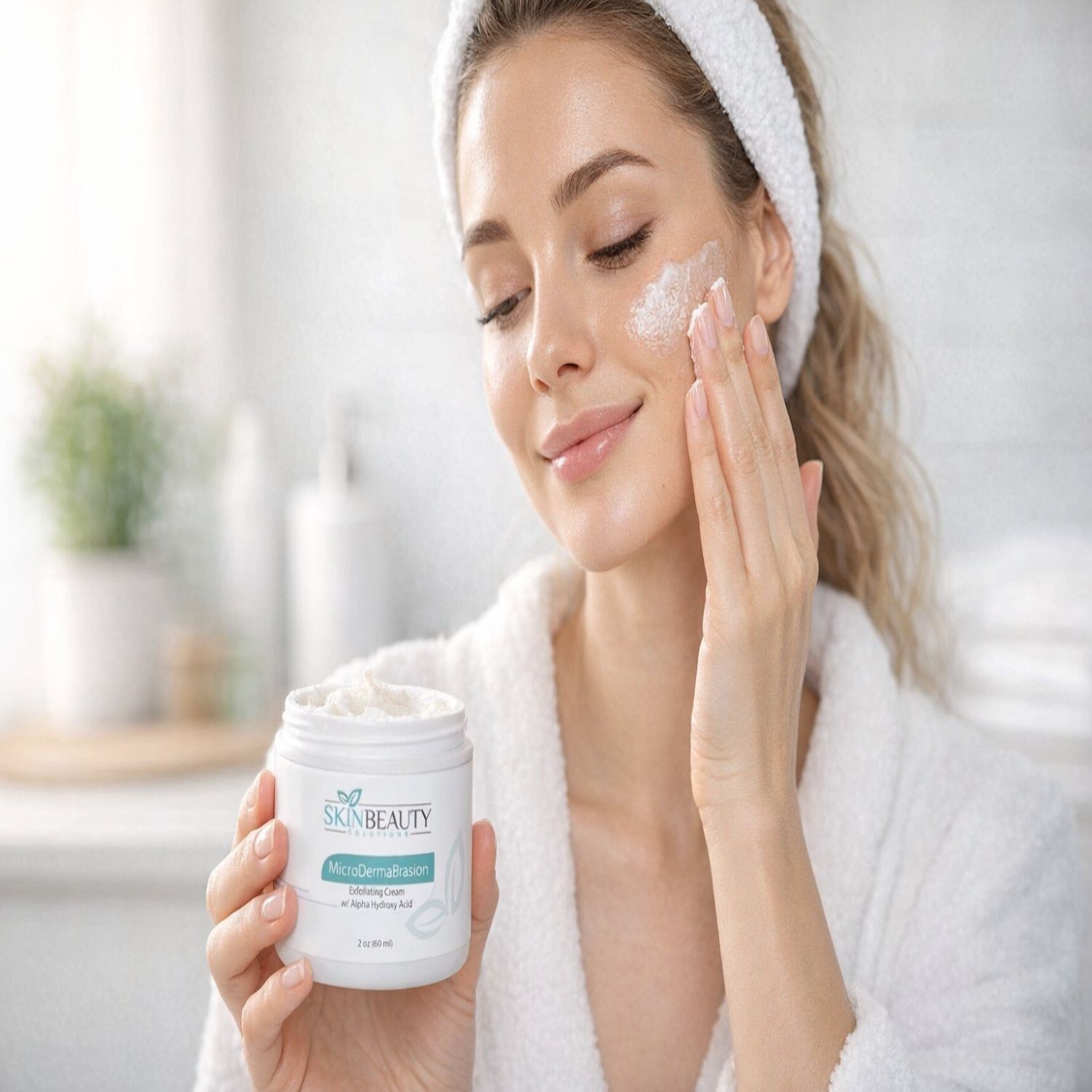 MicroDermaBrasion Cream with Alpha Hydroxy and Glycolic Reduce the thickness