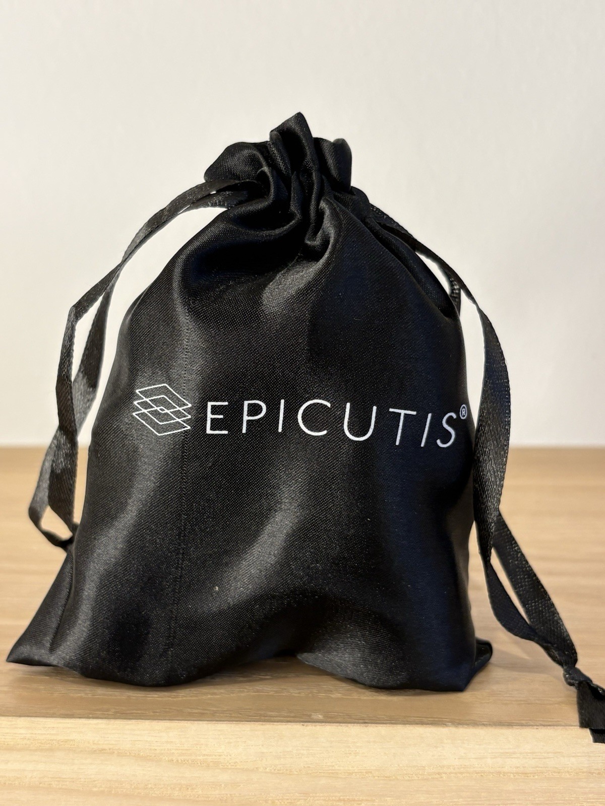 Epicutis Sample Sachet Pack: Oil Cleanser 15ml Lipid Serum 10ml Hyvia Creme 5ml