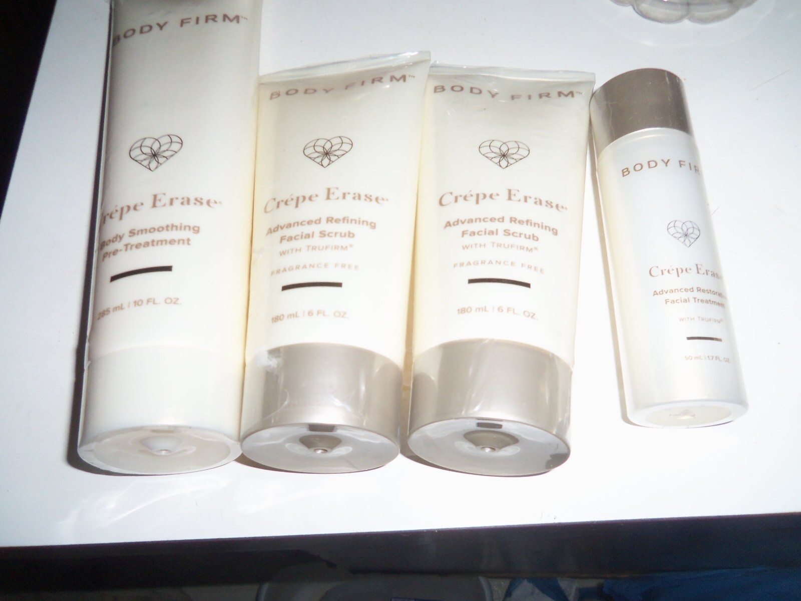 BODY FIRM Crepe Erase Advanced Restorative FACIAL TREATMENT, Facial scrub + NEW