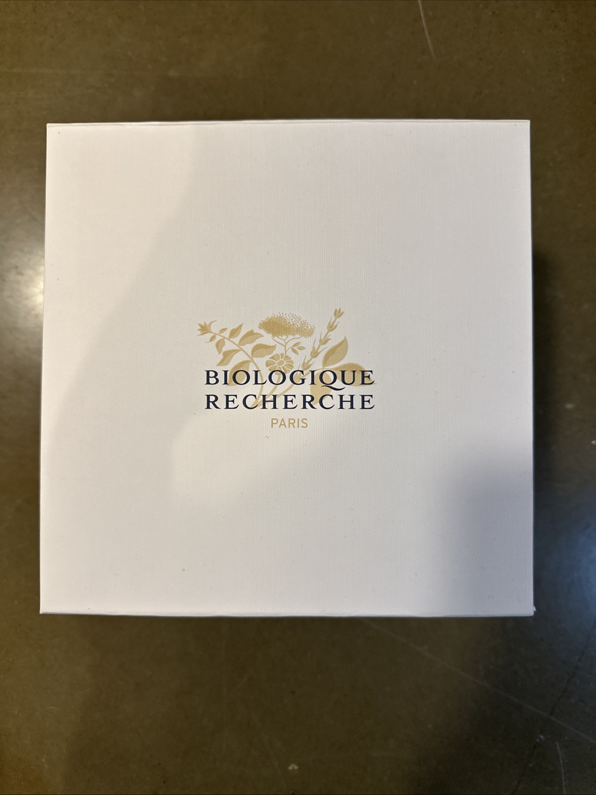 EMPTY BOX Biologique Recherche Paris
