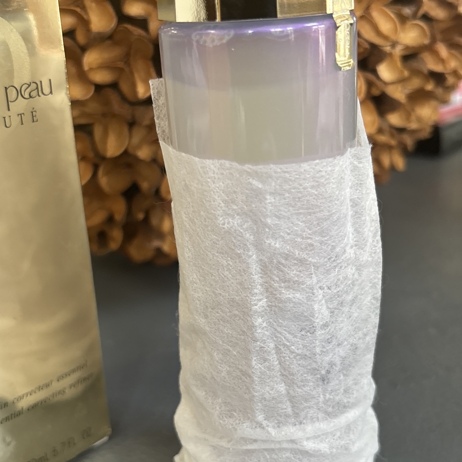 Cle De Peau Soon Corrector Essentiel 170ml See Photos